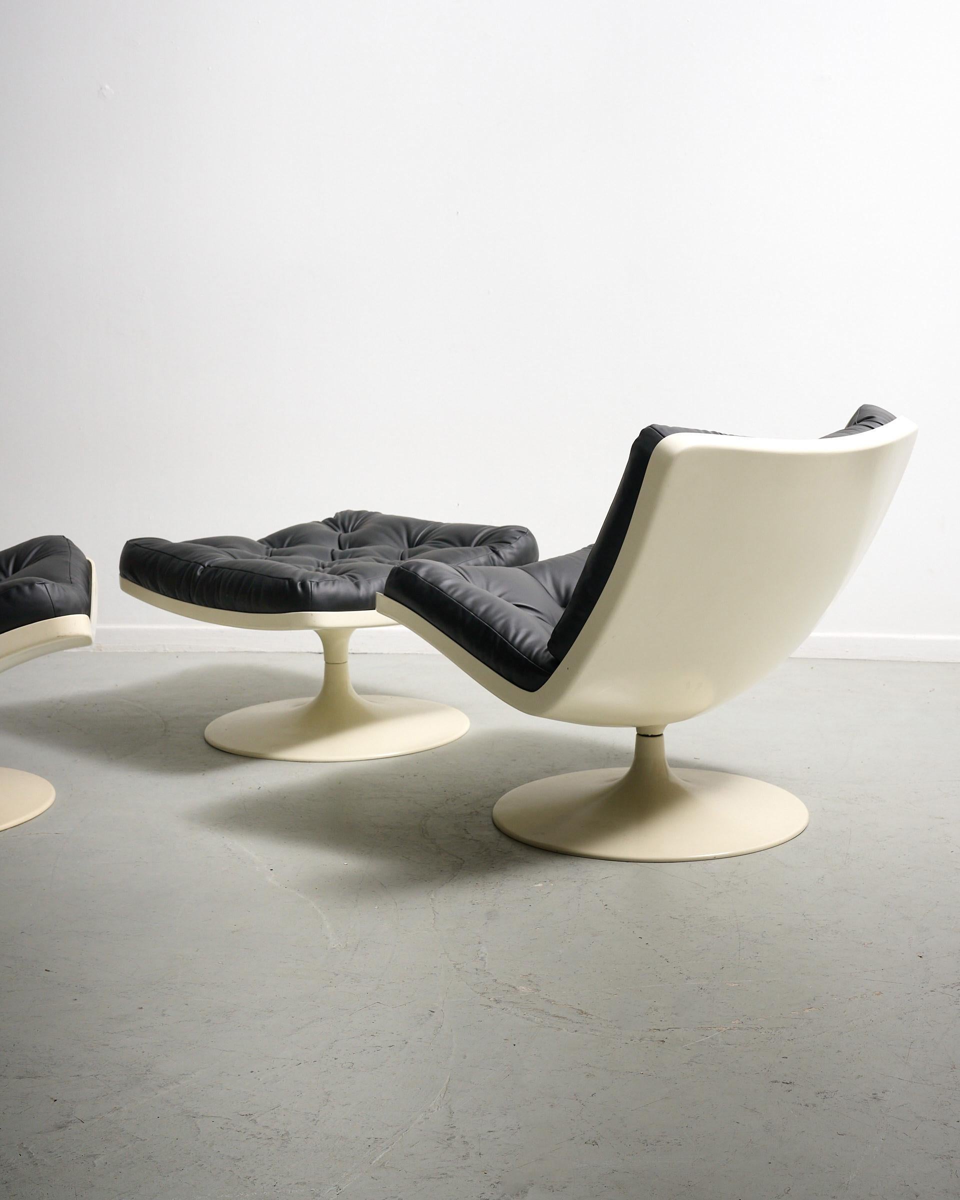 Set of 2 swivel lounge chairs with one ottoman by Play IVM Bon état - En vente à Brussel, BE