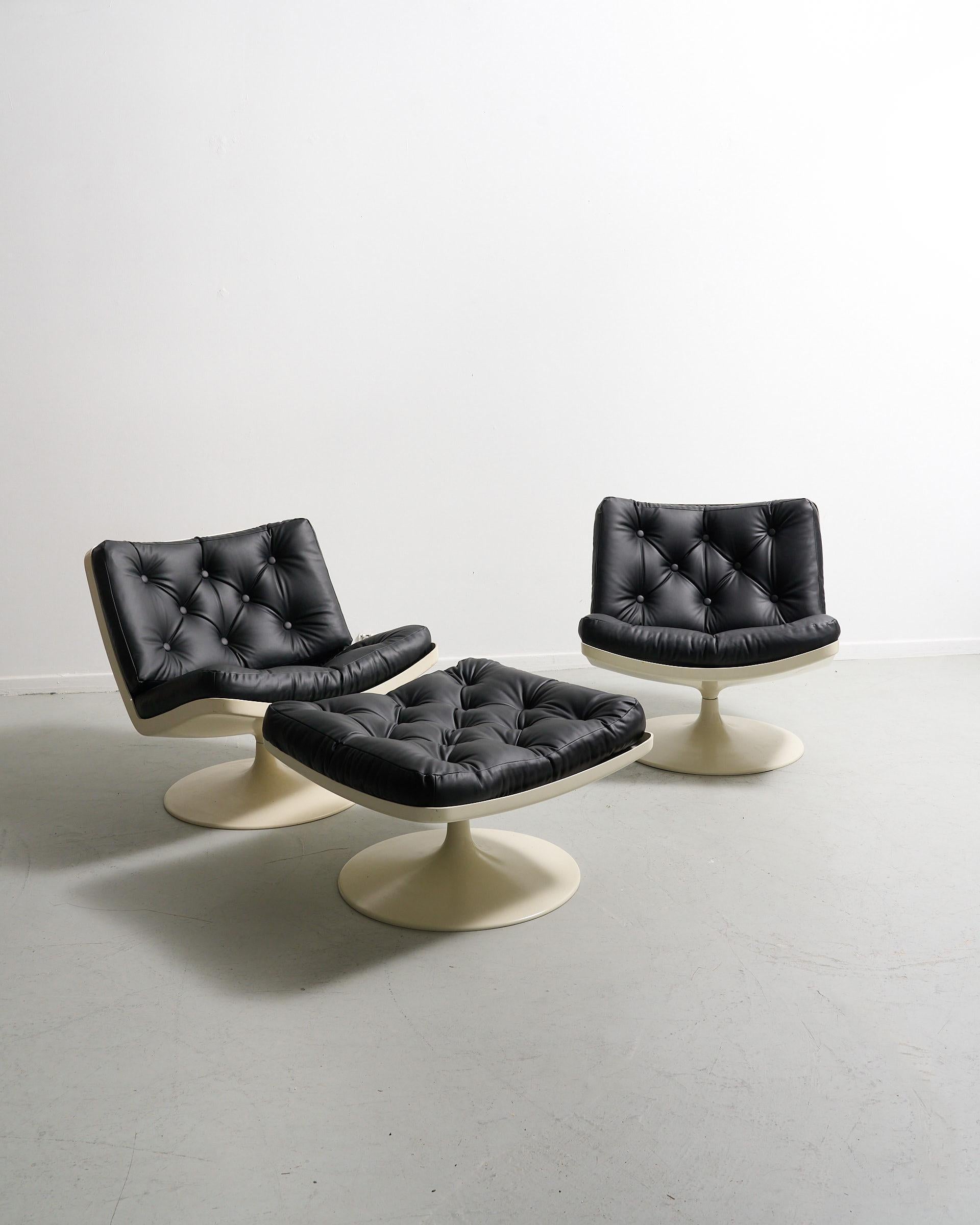 Set of 2 swivel lounge chairs with one ottoman by Play IVM en vente 1