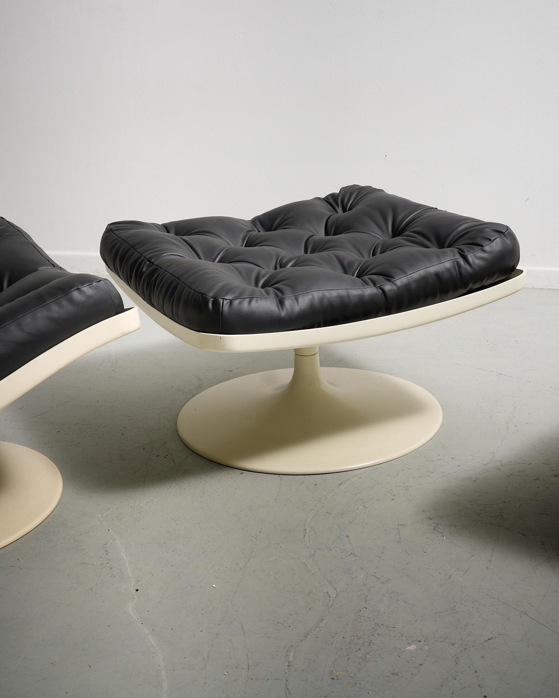 Set of 2 swivel lounge chairs with one ottoman by Play IVM en vente 2