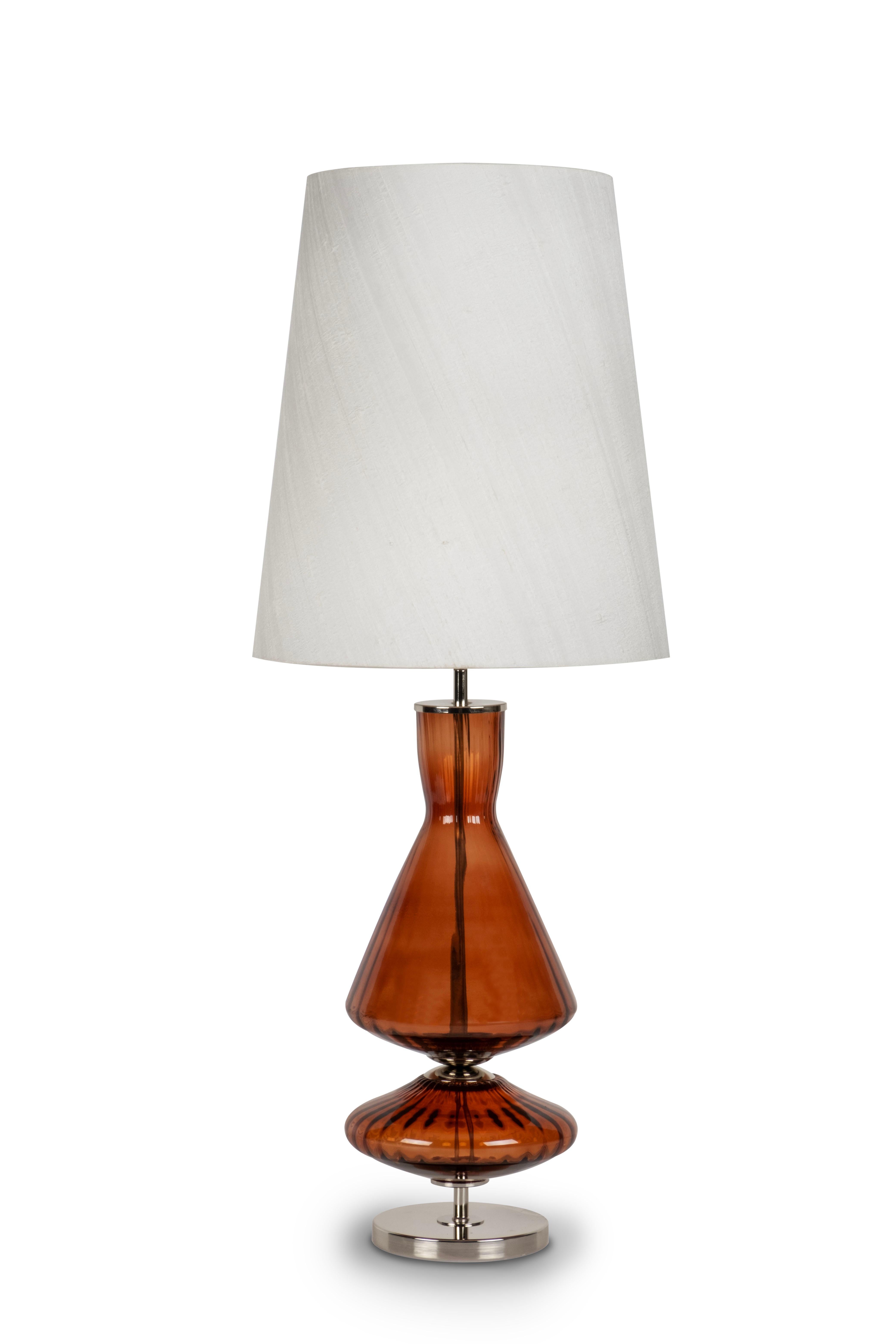 Portugais Set/2 lampes de table Modernity, base en verre, abat-jour en soie, fait à la main par Greenapple en vente