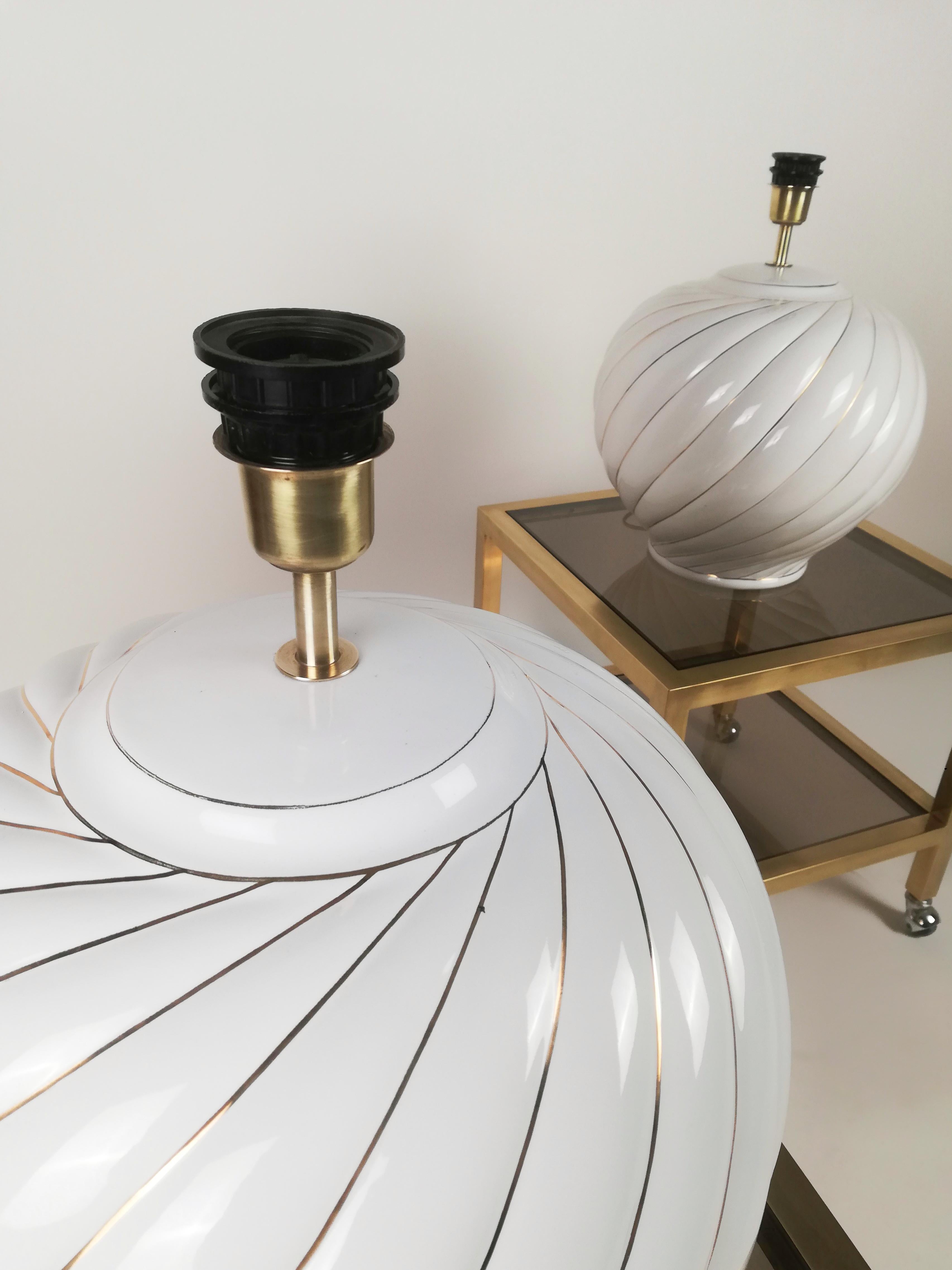 Set of 2 Table Lamps by Tommaso Barbi Made in White and Gold Glazed Ceramic For Sale 4