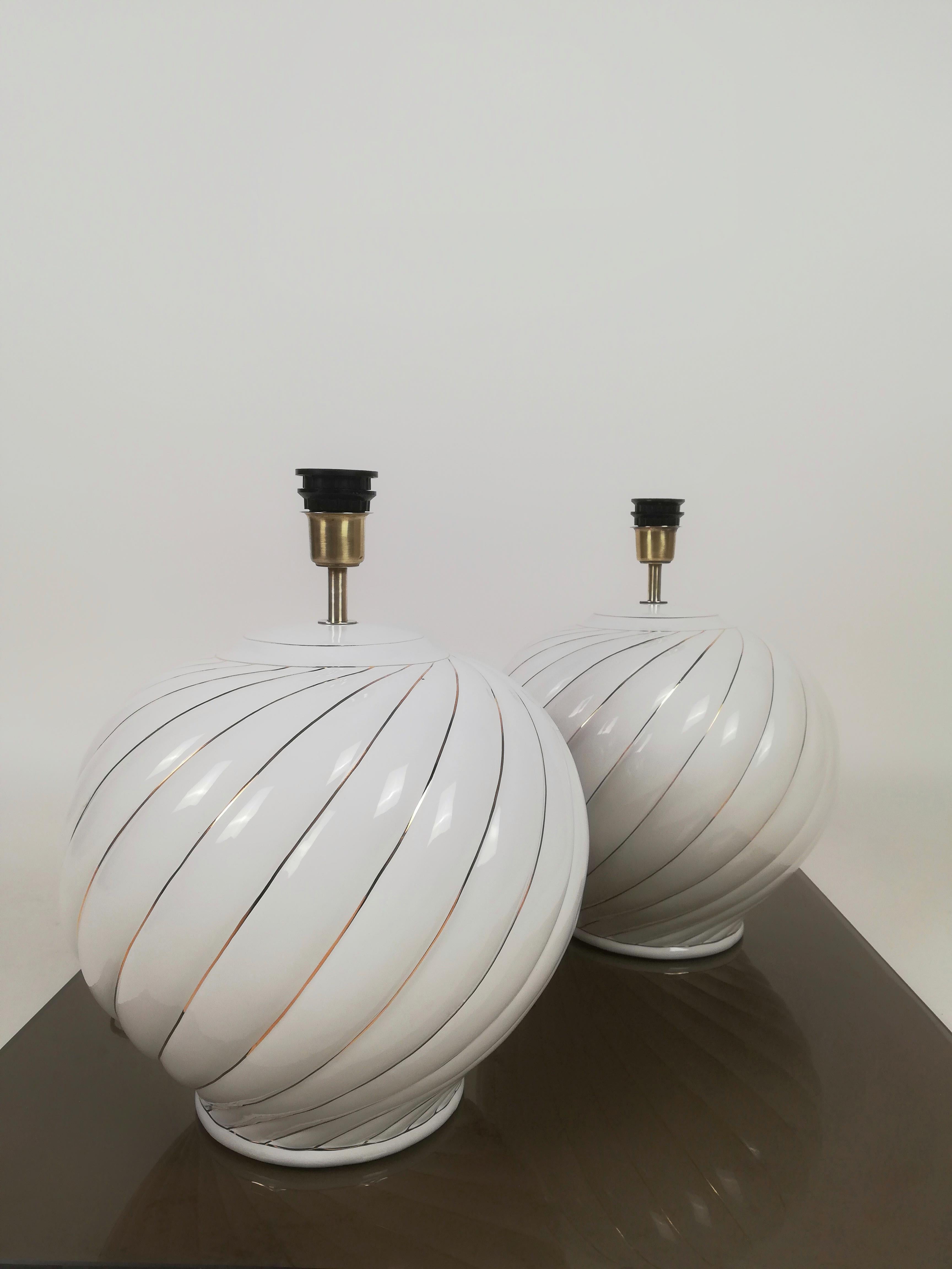 Set of 2 Table Lamps by Tommaso Barbi Made in White and Gold Glazed Ceramic For Sale 14