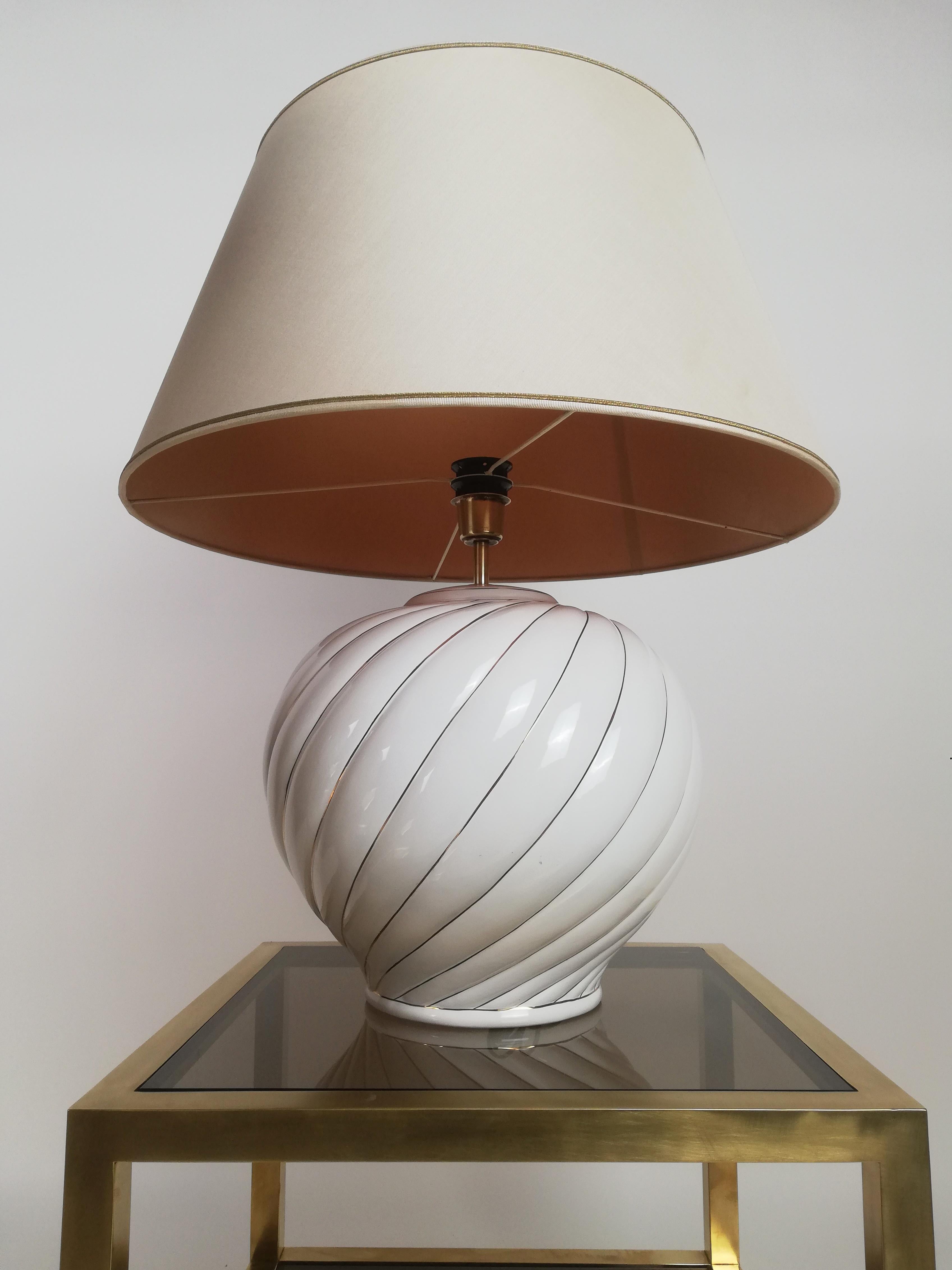 Italian Set of 2 Table Lamps by Tommaso Barbi Made in White and Gold Glazed Ceramic For Sale