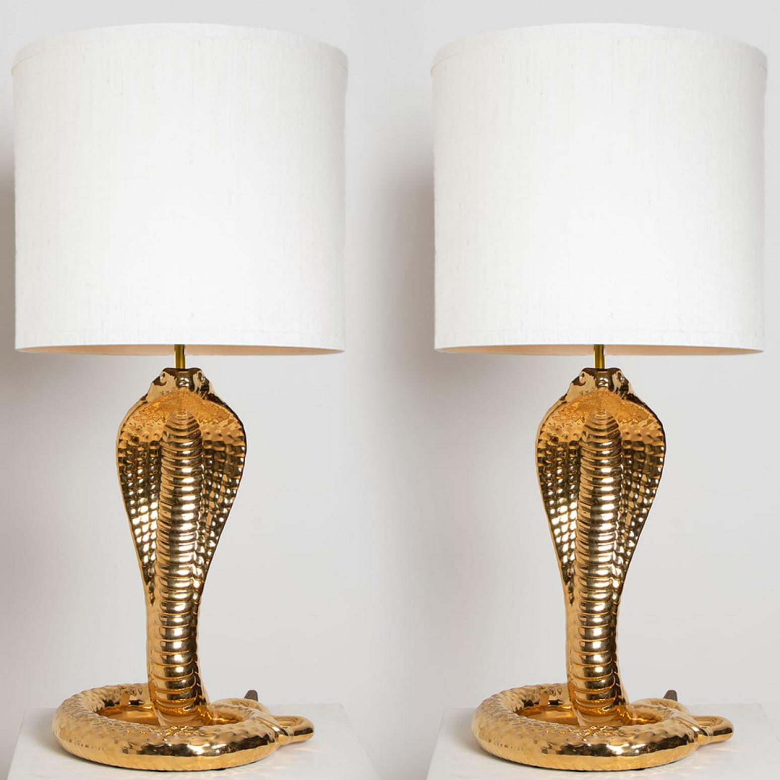 Set aus 2 Tischlampen „Corbra“ aus Keramik von Tommaso Barbi, 1960er Jahre (Niederländisch) im Angebot