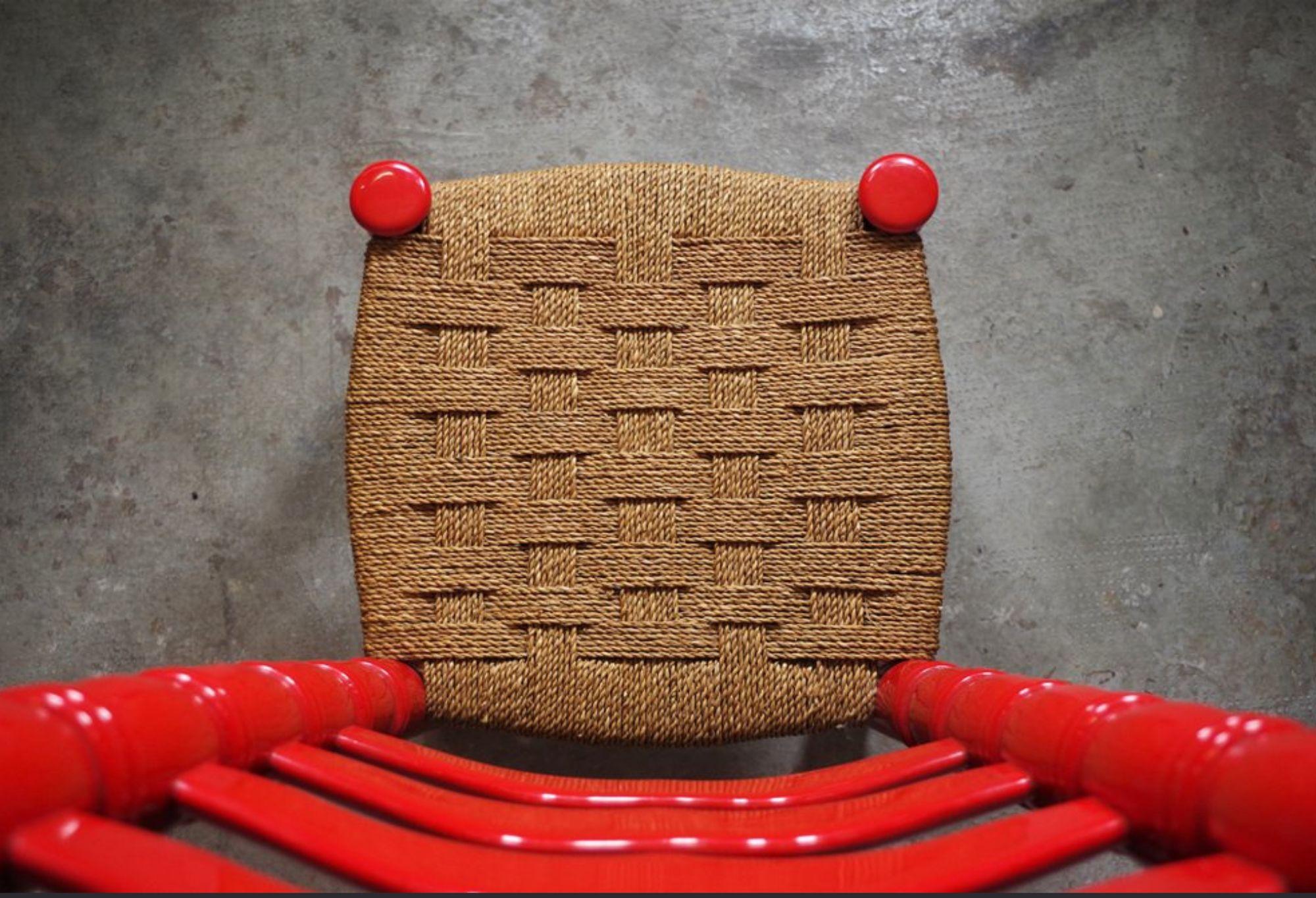 Italian Ensemble de 2 grandes chaises espagnoles à dossier en échelle, années 1940 en vente