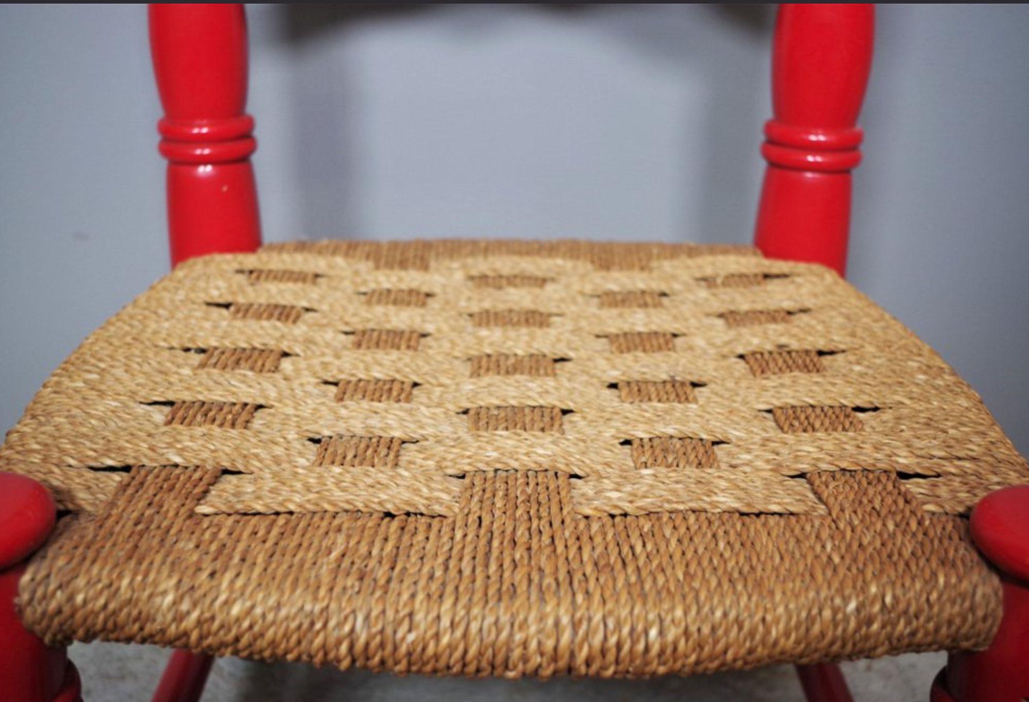 Paille Ensemble de 2 grandes chaises espagnoles à dossier en échelle, années 1940 en vente