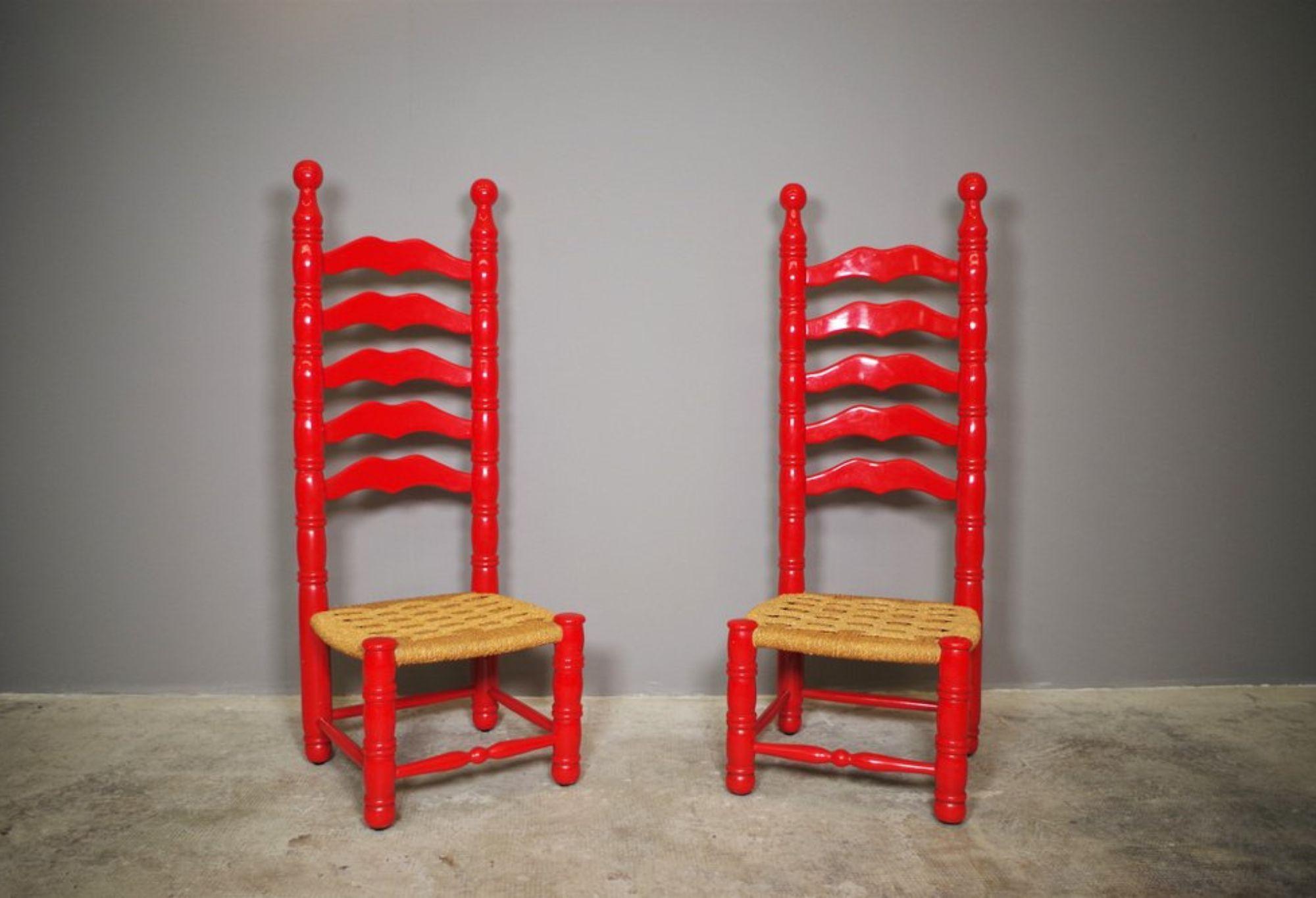 Ensemble de 2 grandes chaises espagnoles à dossier en échelle, années 1940 en vente 3