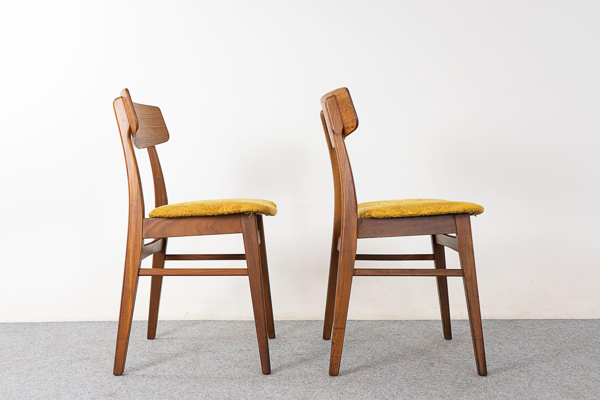 Set of 2 Teak & Beech Danish Dining Chairs 1