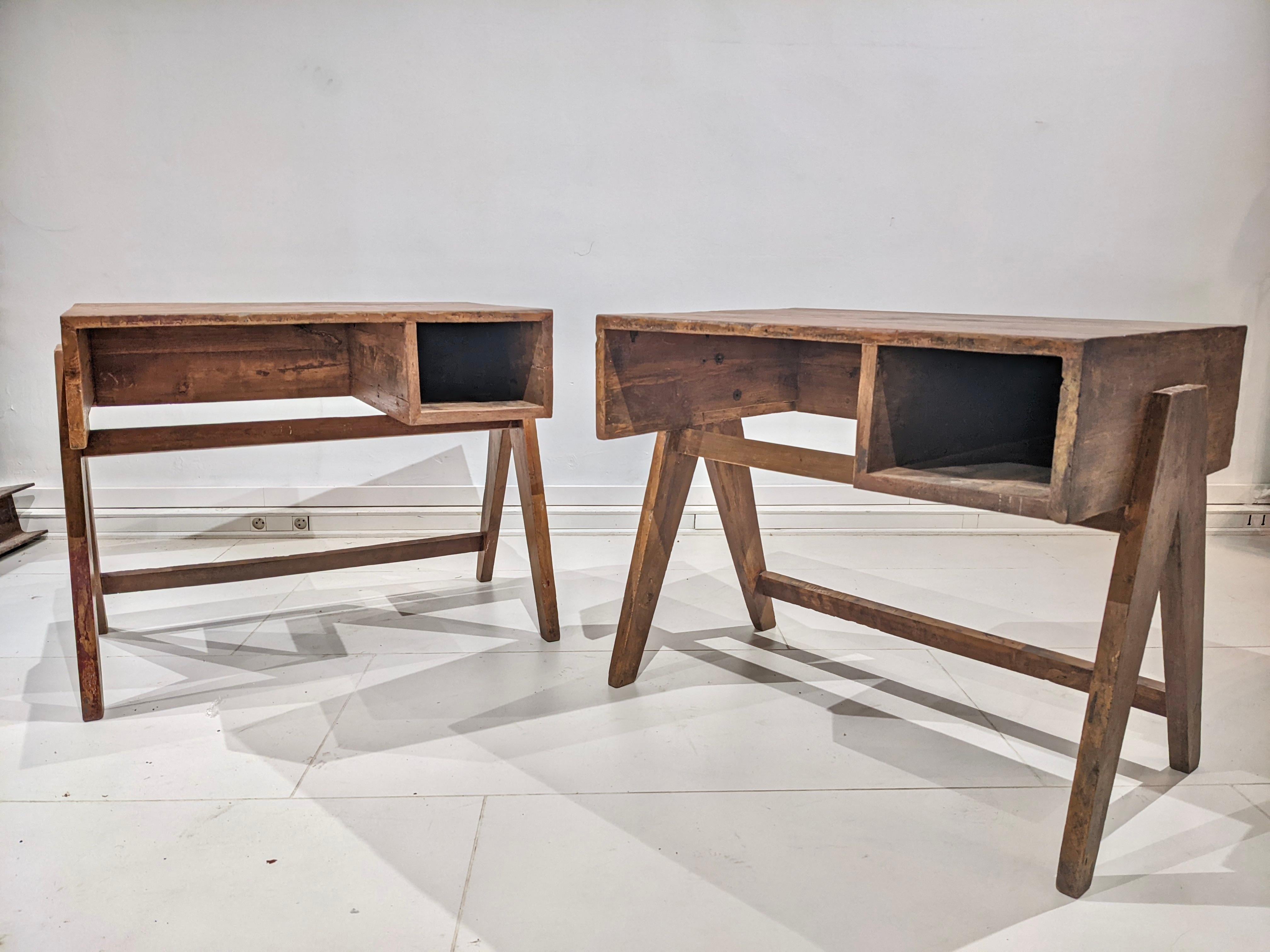 Set of 2 Teak Desks by Jeanneret In Good Condition In lyon, FR