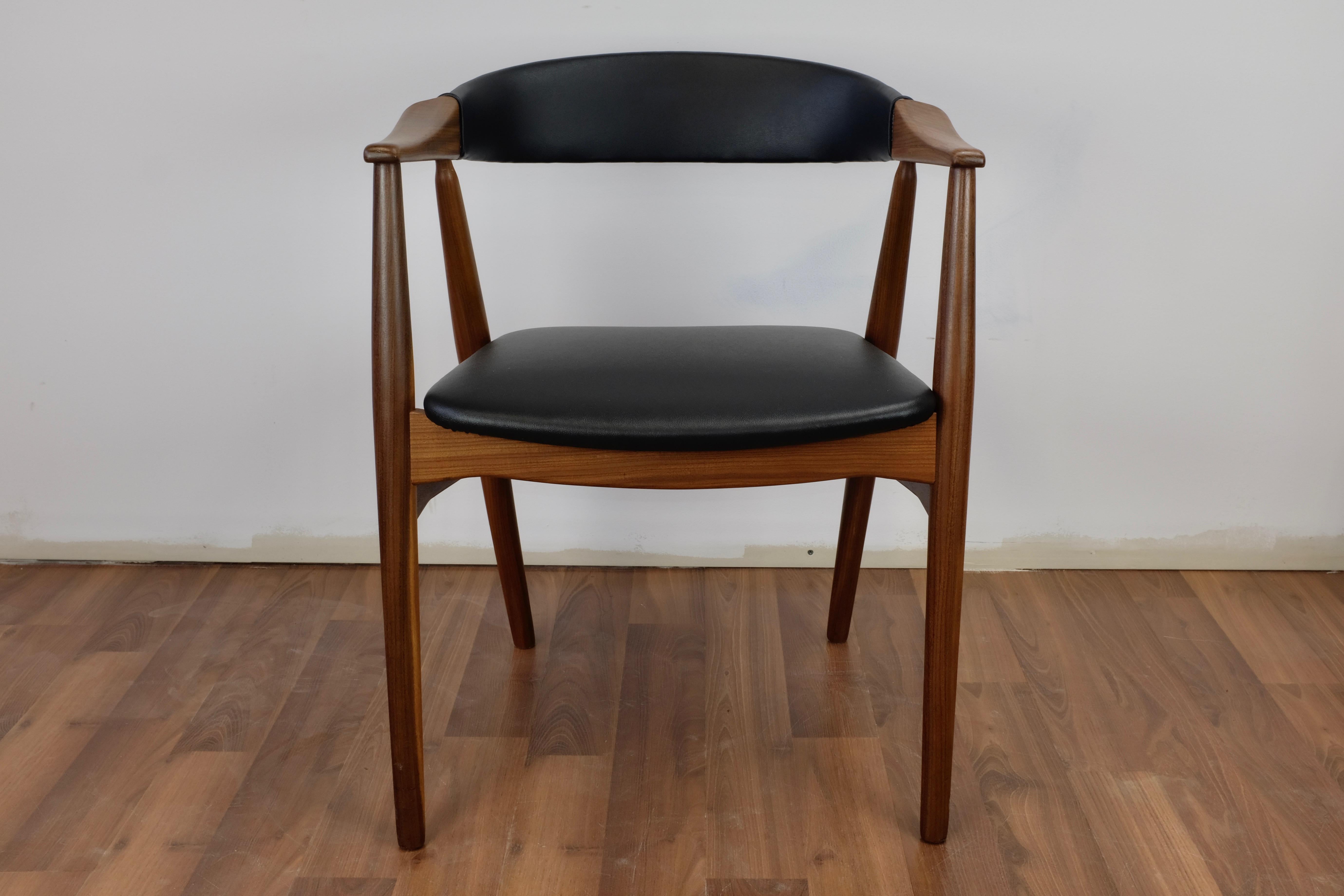 Set of 2 Teak Model 213 Armchairs by Farstrup For Sale 3
