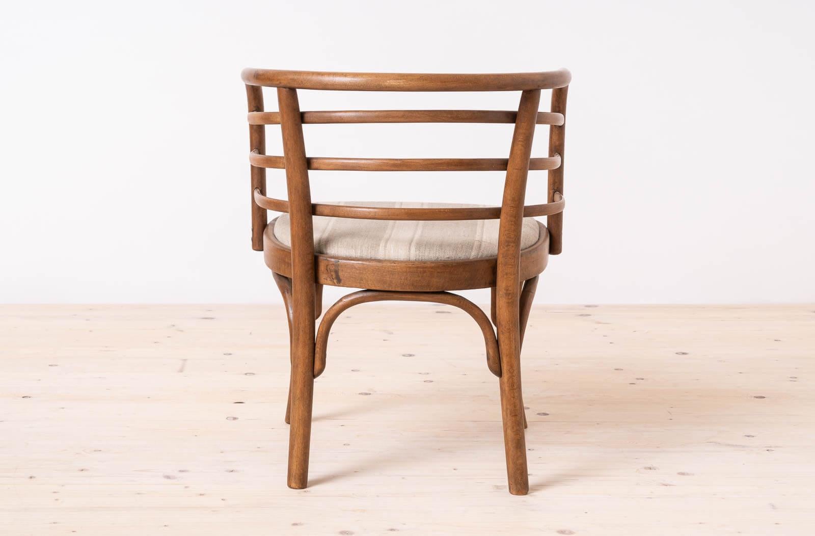 Set of 2 Thonet Armchairs, Model B246, 1930s, Restored & Reupholstered For Sale 1