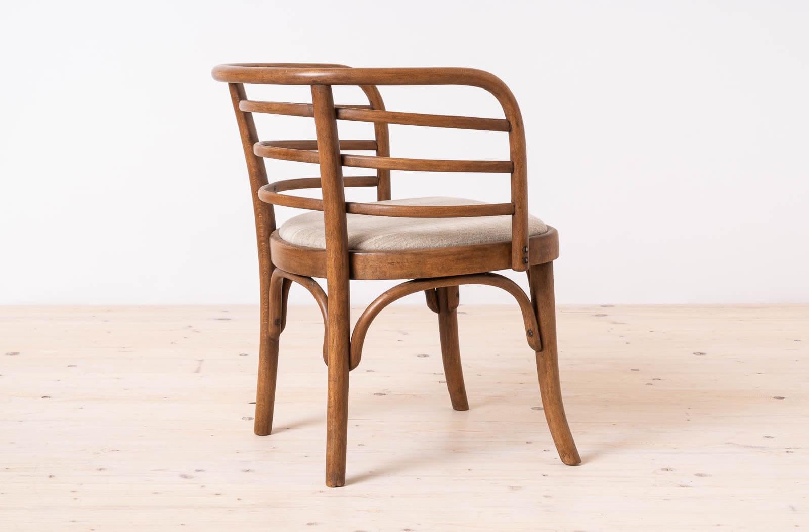 Set of 2 Thonet Armchairs, Model B246, 1930s, Restored & Reupholstered For Sale 2