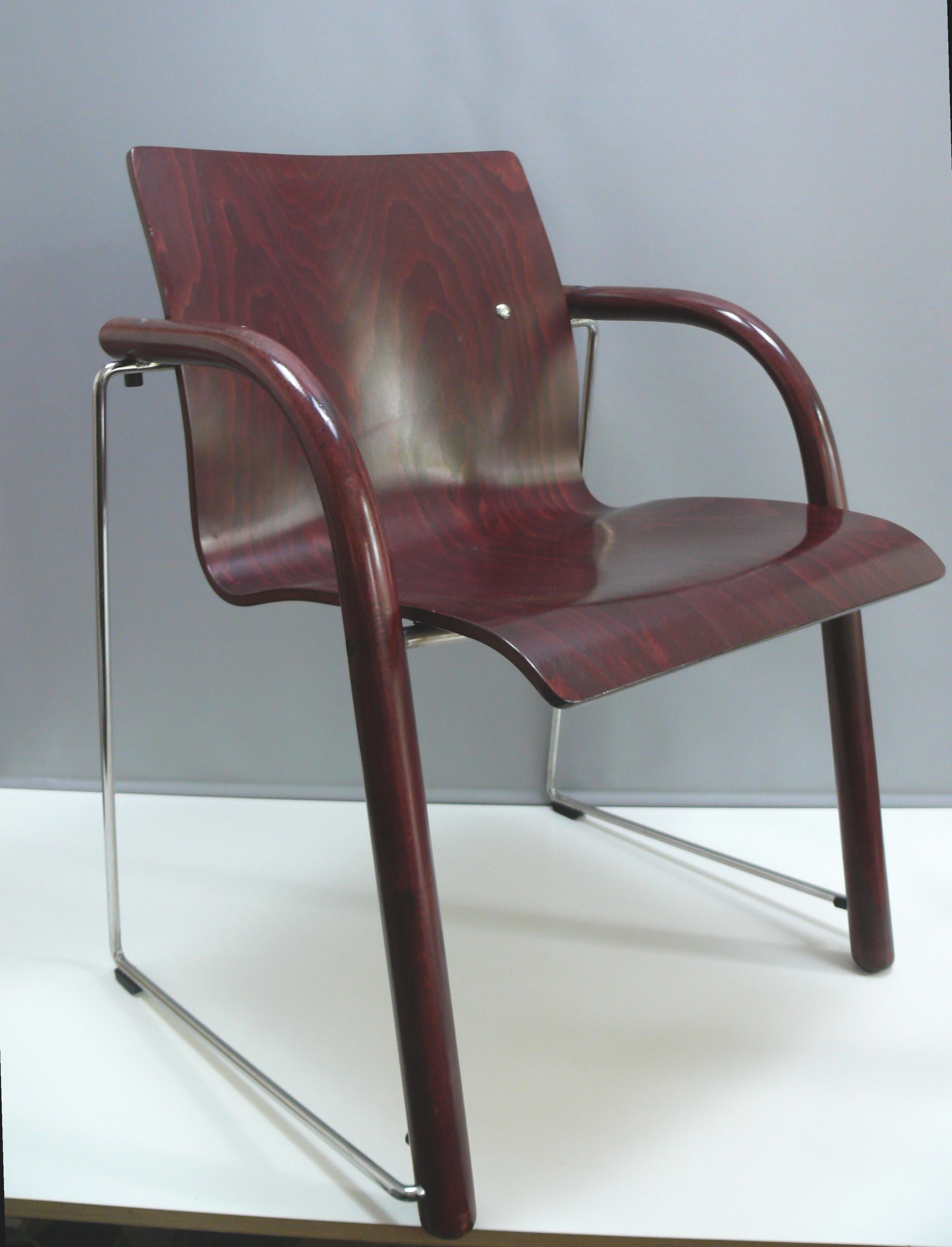 Set of 2 THONET S320 Stacking Chairs designed by Ulrich Boehme & Wulf Schneider In Good Condition For Sale In Schwerin, MV