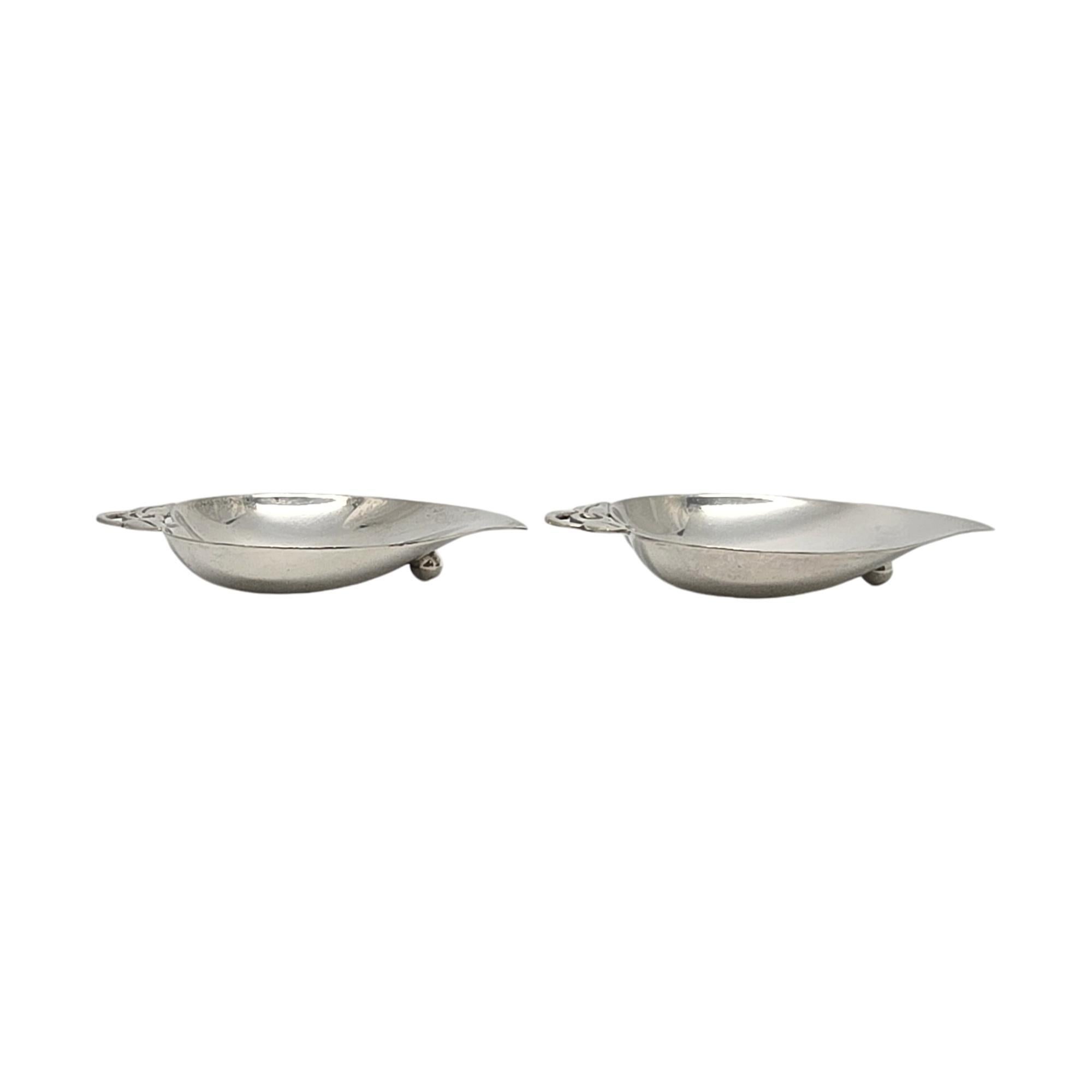 Set of 2 Tiffany & Co Sterling Silver Heart Apple Dishes/Bowls #19266 In Good Condition In Washington Depot, CT