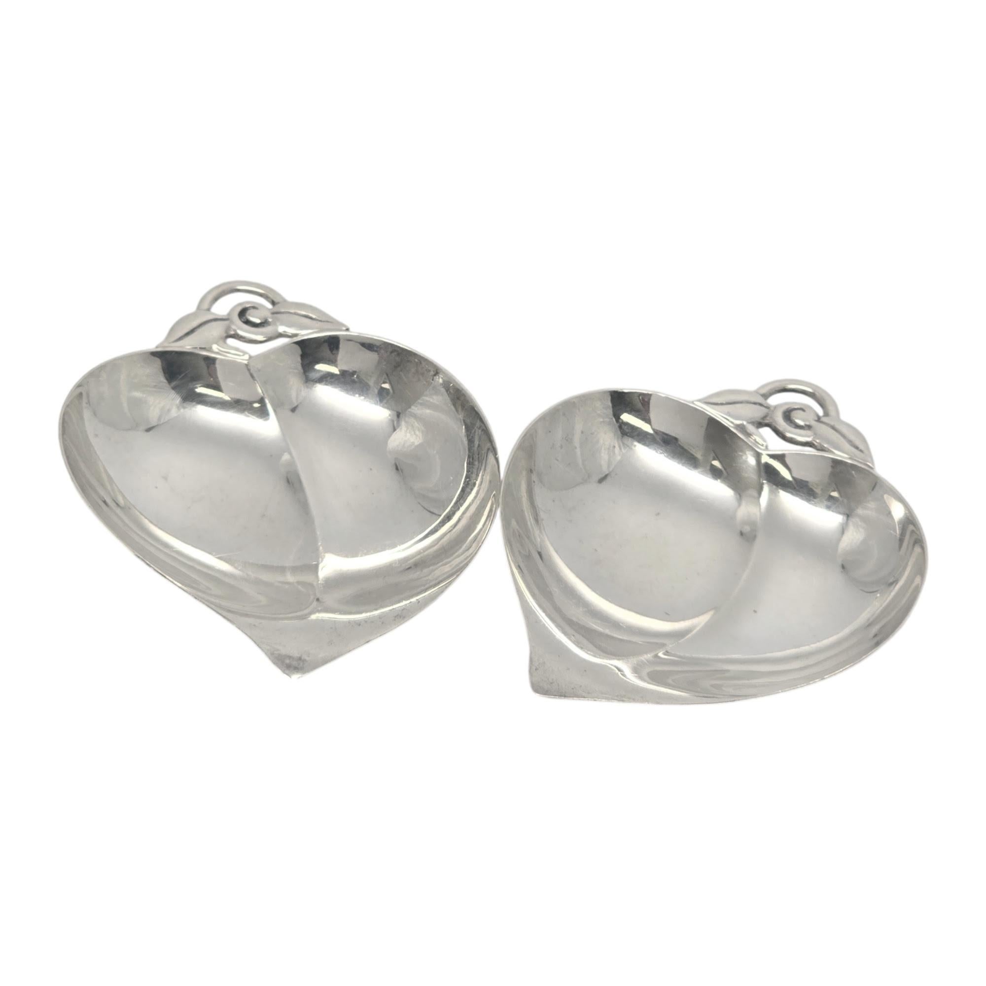 Women's or Men's Set of 2 Tiffany & Co Sterling Silver Heart Apple Dishes/Bowls #19266