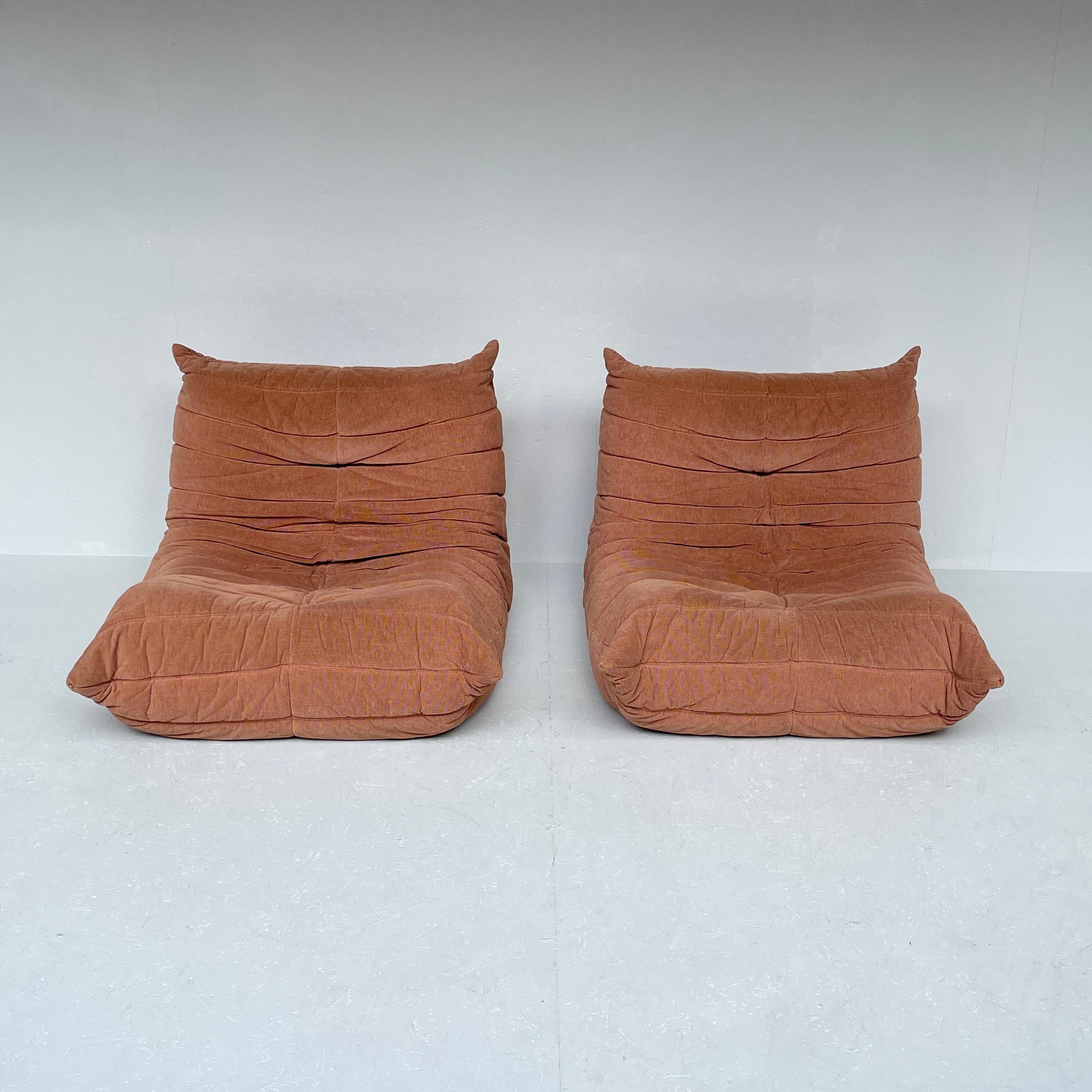 Set of 2 Togo 1 Seaters by Michel Ducaroy for Ligne Roset in Original Fabric 1