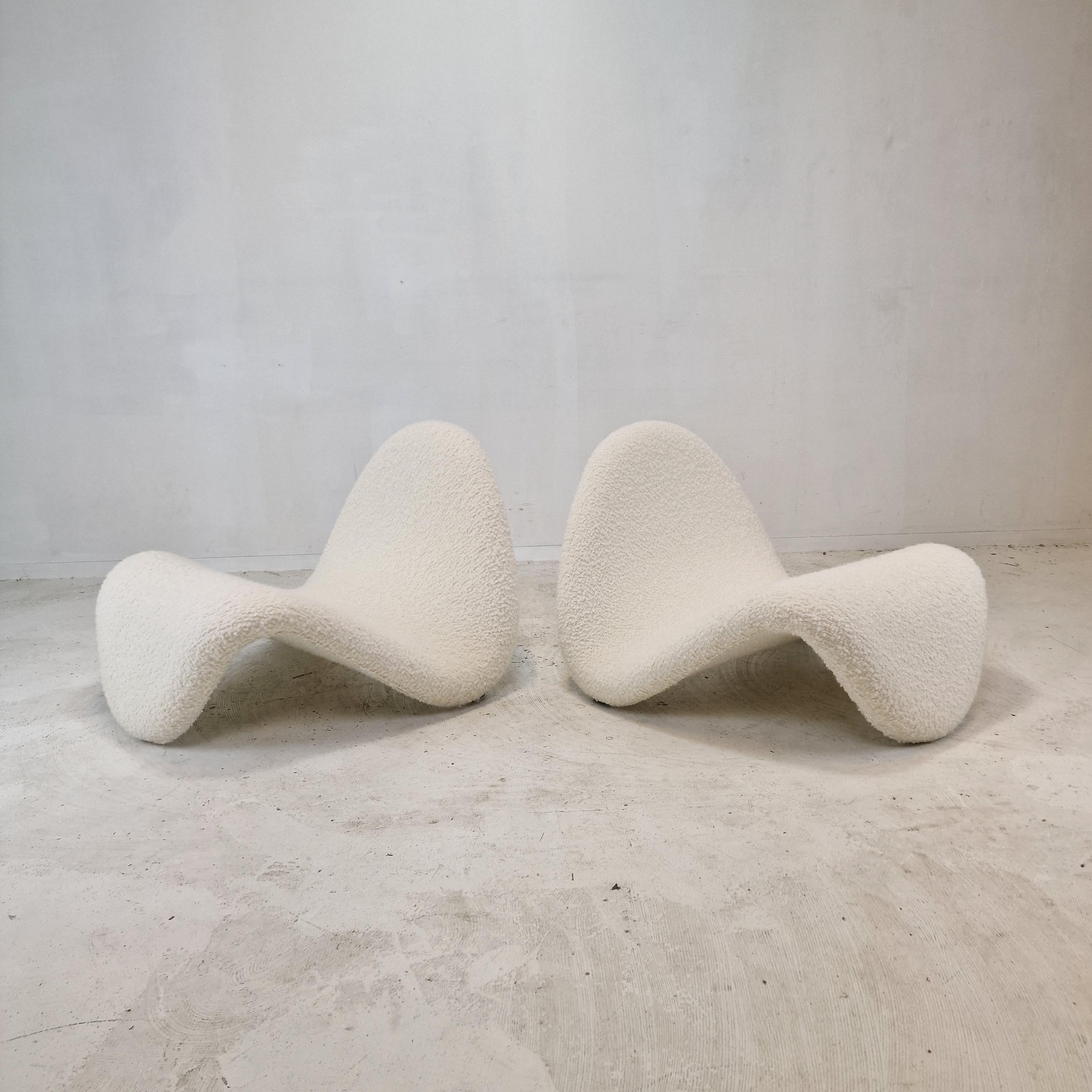Set amazing and very comfortable Tongue chairs, designed by the French designer Pierre Paulin in the 60s and produced by Artifort. 

These original chairs are completely restored by a French Pierre Paulin specialist. 

The foam is renewed and they