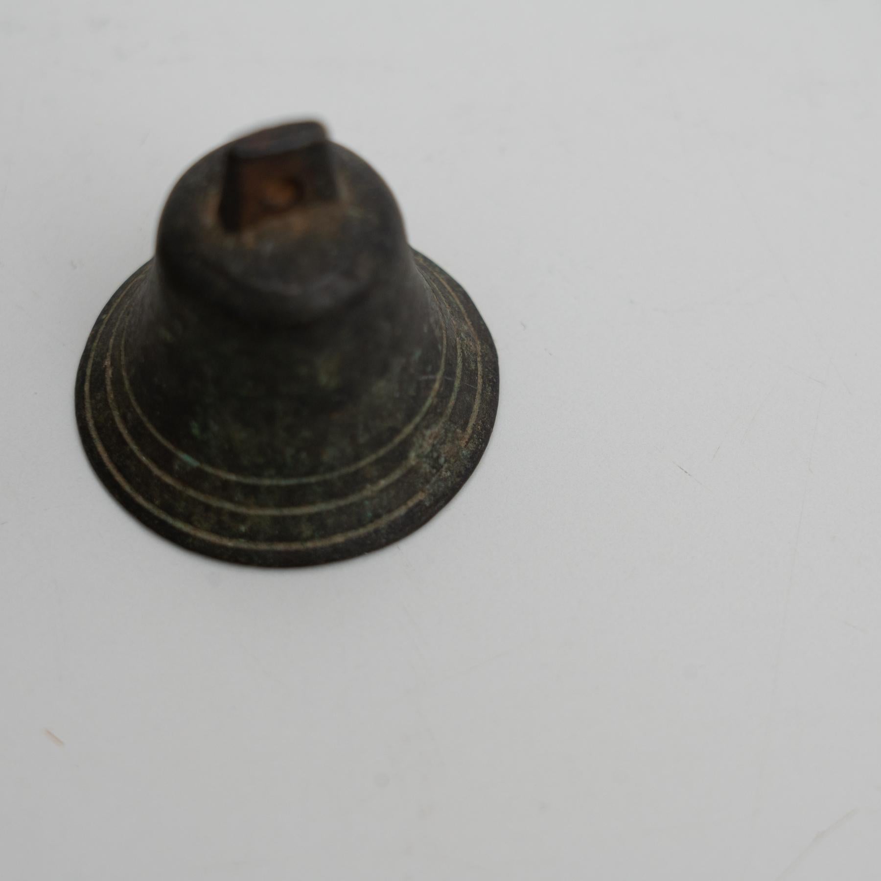 Set of 2 Traditional Spanish Rustic Bronze Bells, circa 1950 For Sale 3