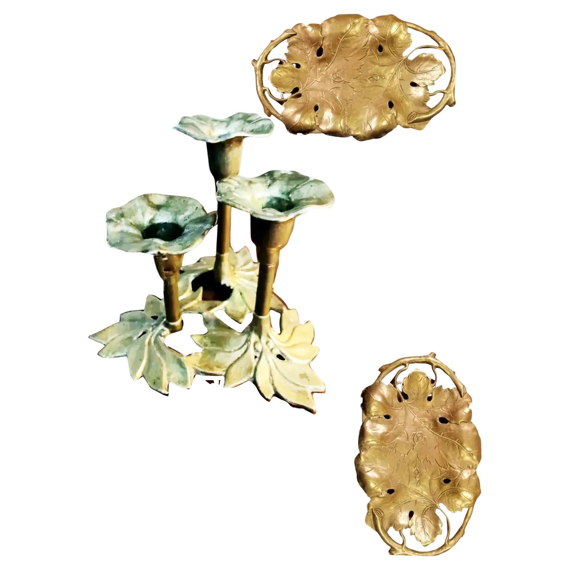 Ensemble de 2 plateaux, 11 ronds de serviette, 1 bougeoir, 1 sel et poivre, motif feuille