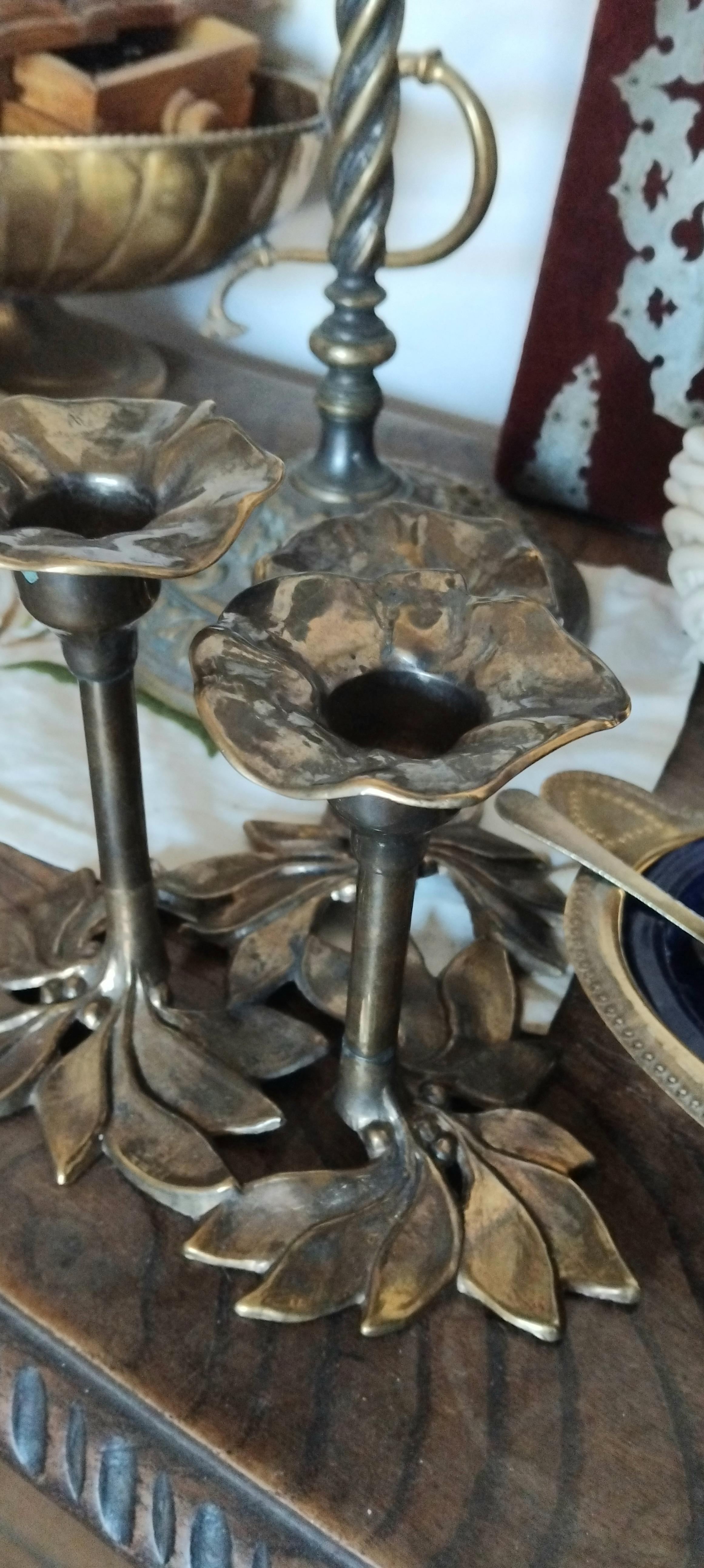 Set of 2 trays, 11 napkin rings, 1 candlestick, 1 salt and pepper, leaf motif For Sale 5