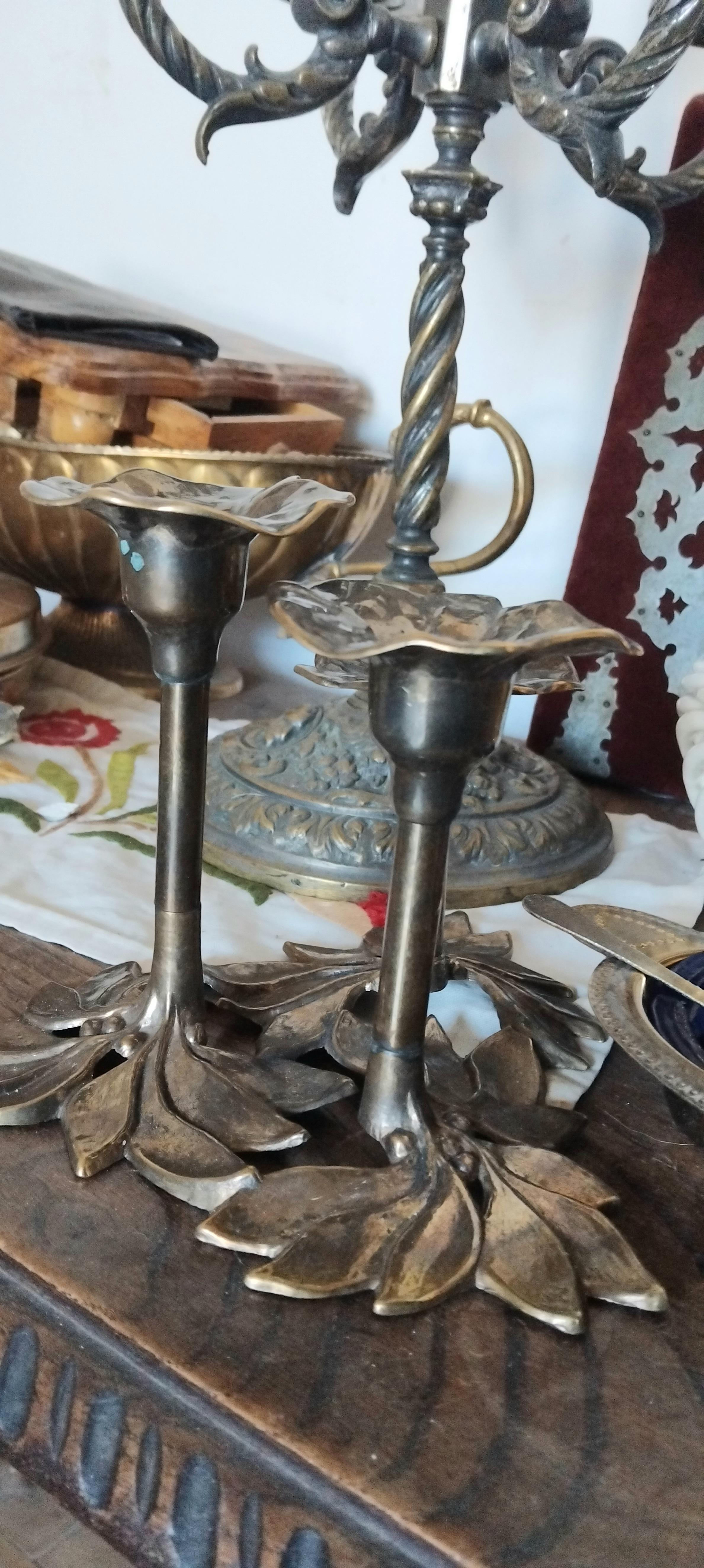 Set of 2 trays, 11 napkin rings, 1 candlestick, 1 salt and pepper, leaf motif For Sale 6