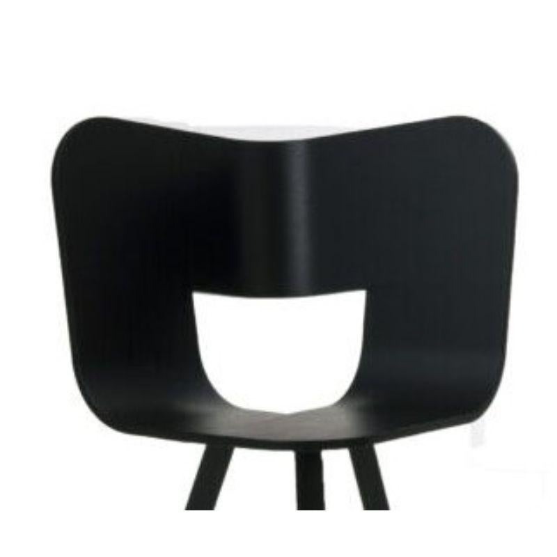 Moderne Ensemble de 2 chaises à 3 pieds en bois Tria, siège à pores ouverts noir par Colé Italia en vente