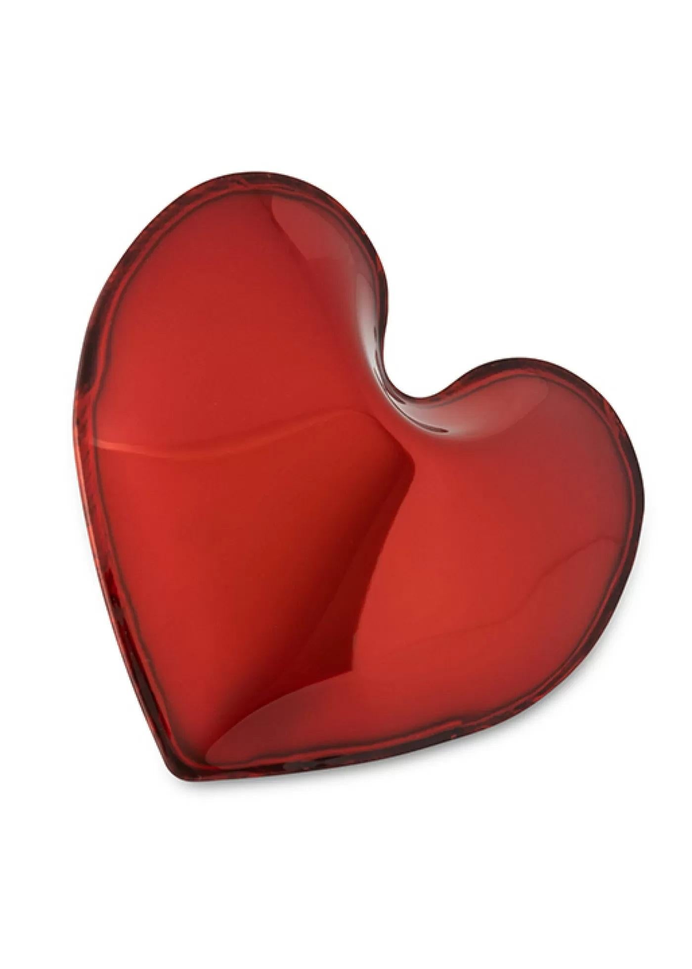 Set of 2 True Red Heart Inflated Hangers by Zieta
Dimensions: Ø 10 x D 2 cm.
Materials: True red carbon steel.

Growing love 
Heart combines art and heat. A tiny DIY object that reveals its magical features when immersed in warmth. It offers a
