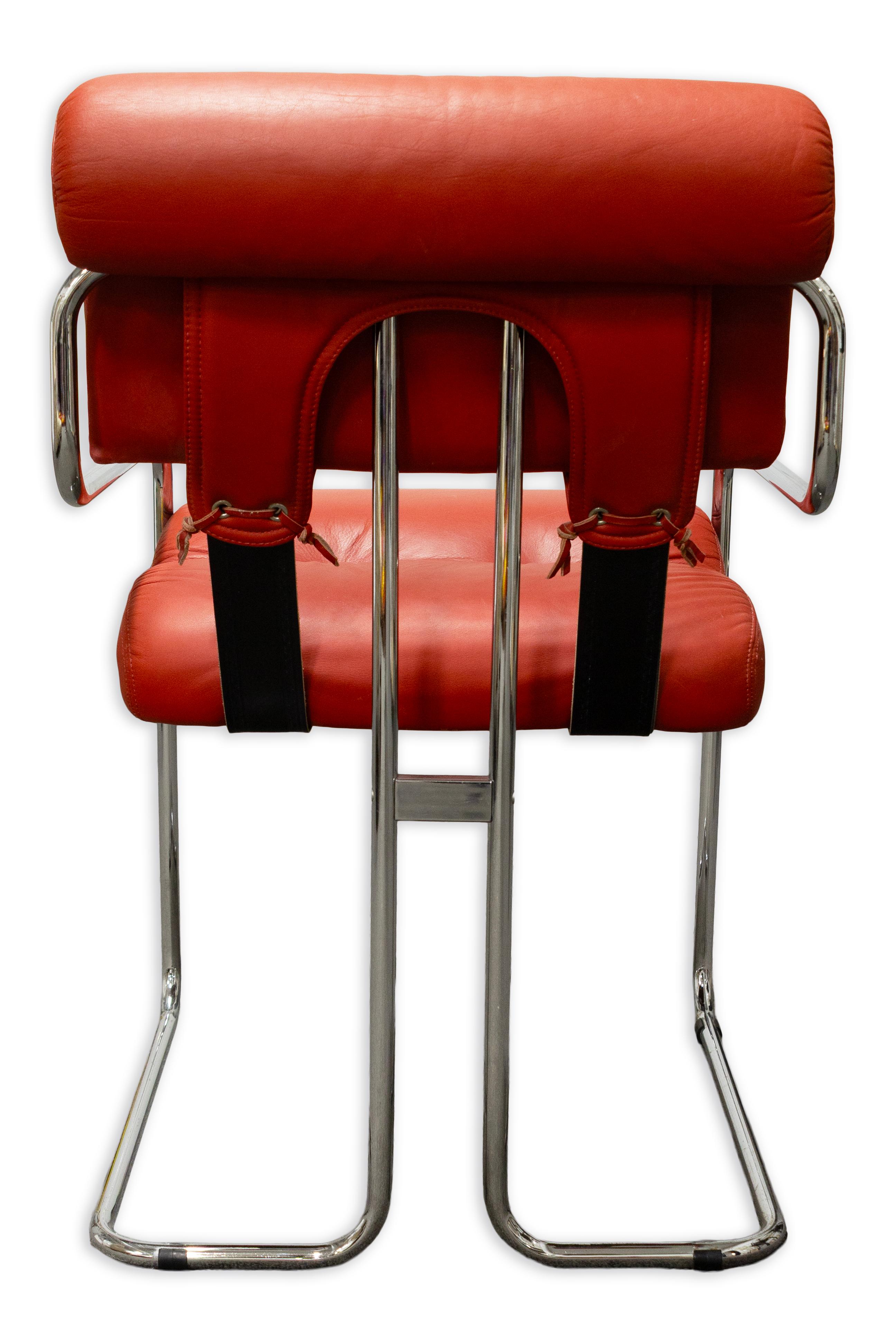 Lot de 2 chaises Tucroma par Guido Faleschini pour Mariani Cuir rouge et chrome Bon état - En vente à Keego Harbor, MI