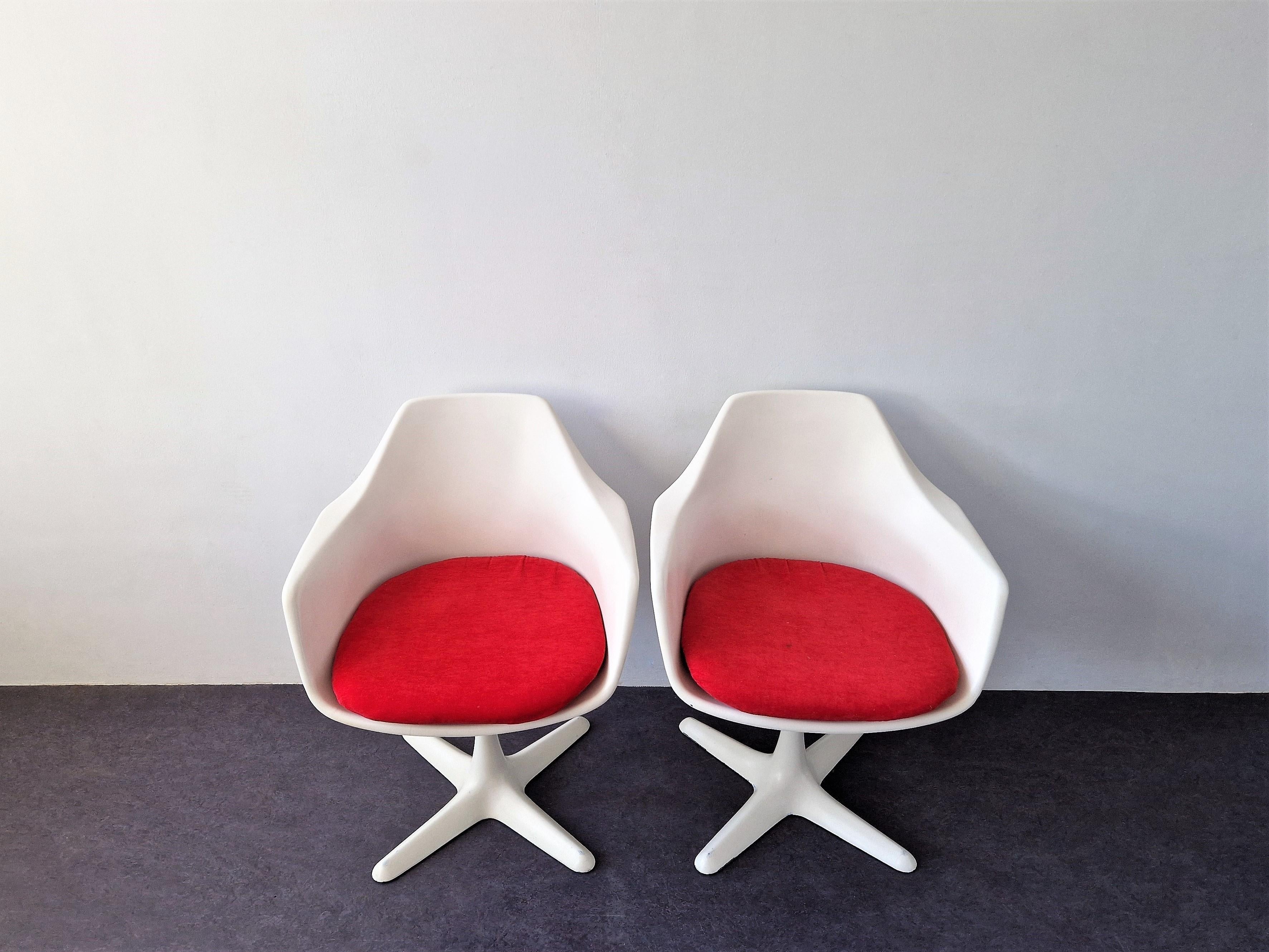 Mid-Century Modern Ensemble de 2 fauteuils pivotants Tulip de Maurice Burke pour Arkana, Angleterre, années 1960 en vente