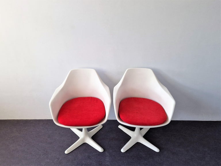Mid-Century Modern Set of 2 'Tulip' Swivel Armchairs by Maurice Burke for Arkana, England, 1960's For Sale