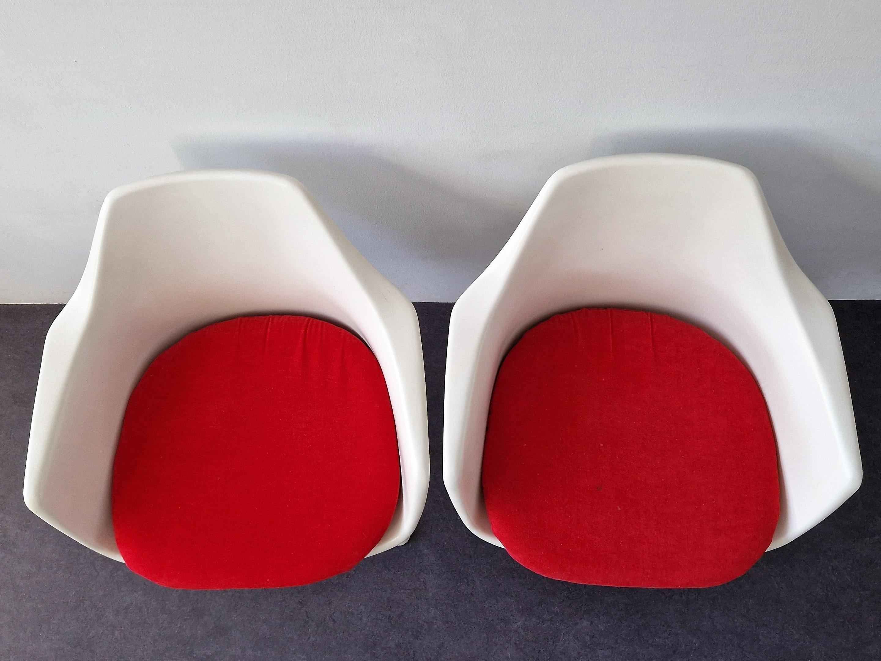 Mid-20th Century Set of 2 'Tulip' Swivel Armchairs by Maurice Burke for Arkana, England, 1960's For Sale