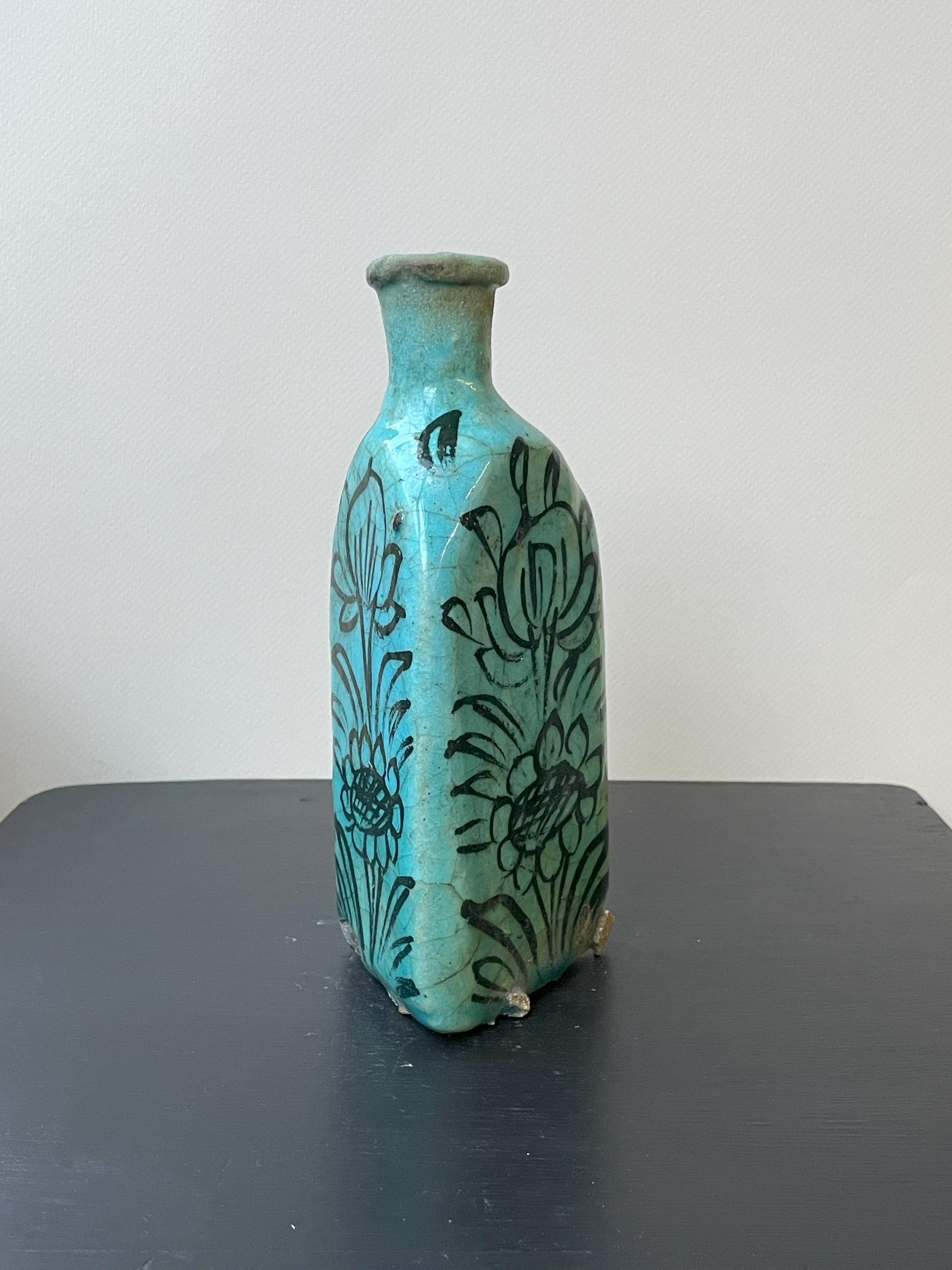 Set of 2 Turquoise Triangular Vases #1 and #2 In Excellent Condition For Sale In Munich, DE