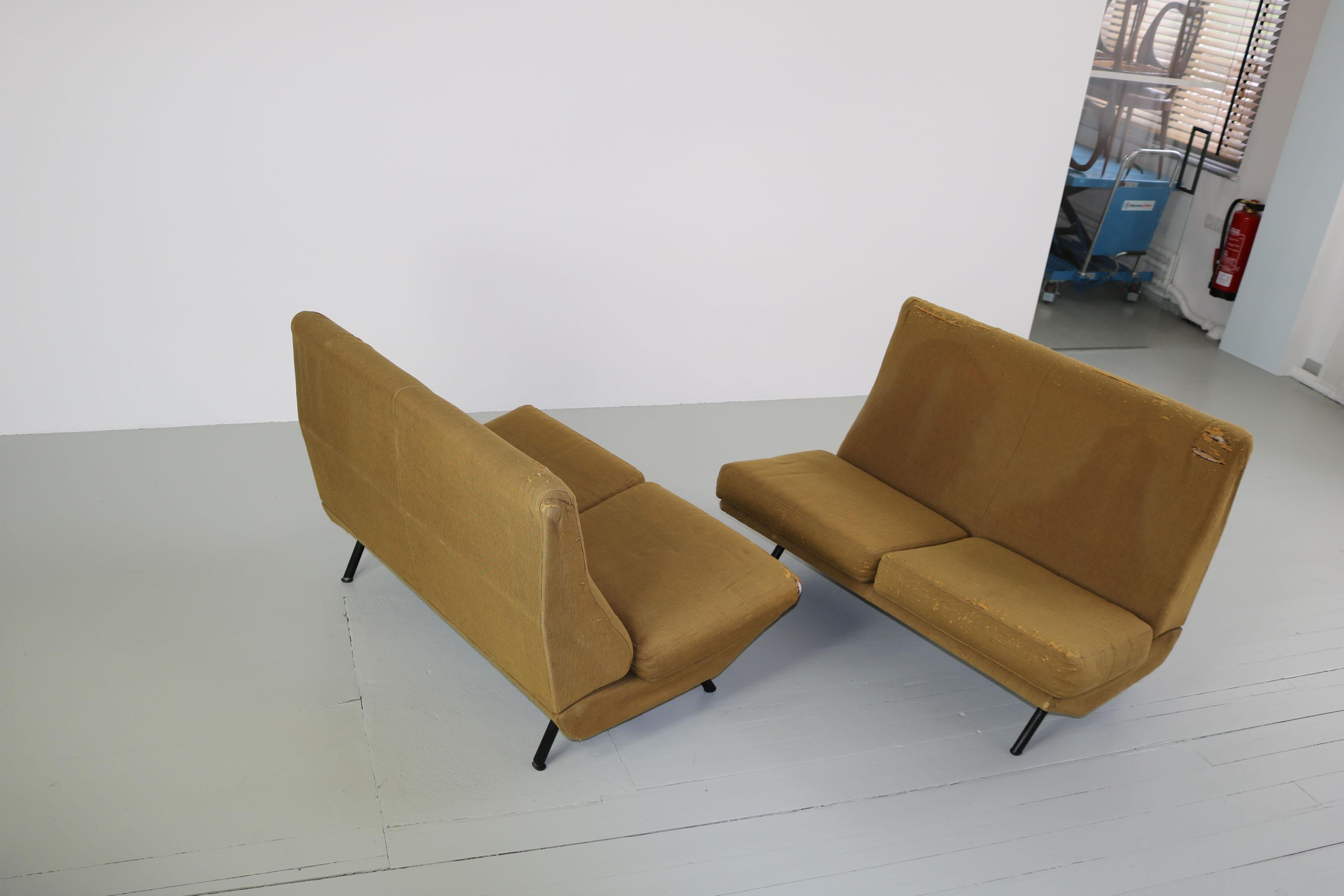 Set of 2 Two - Seater Sofas 