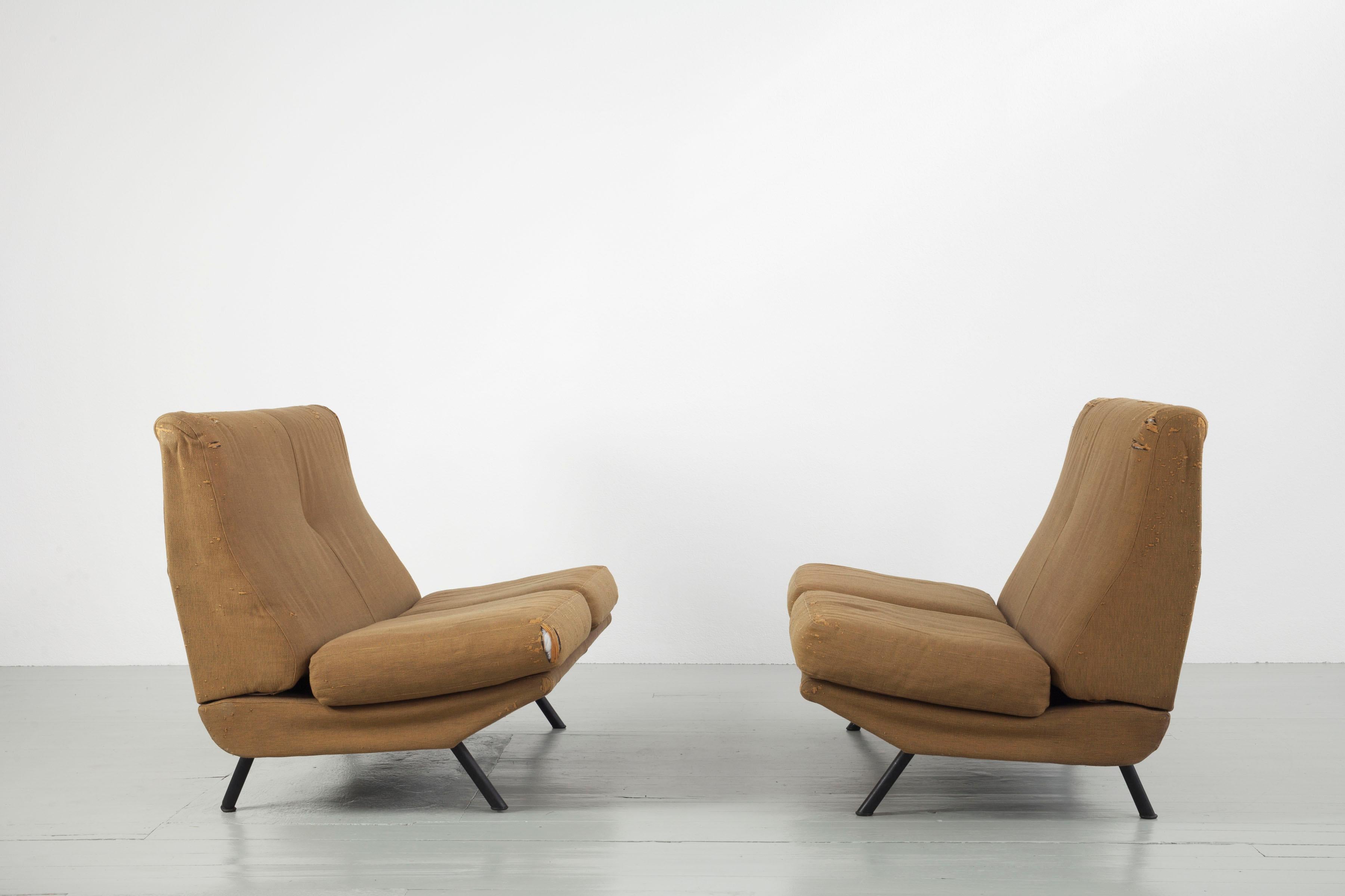 Set of 2 Two - Seater Sofas 