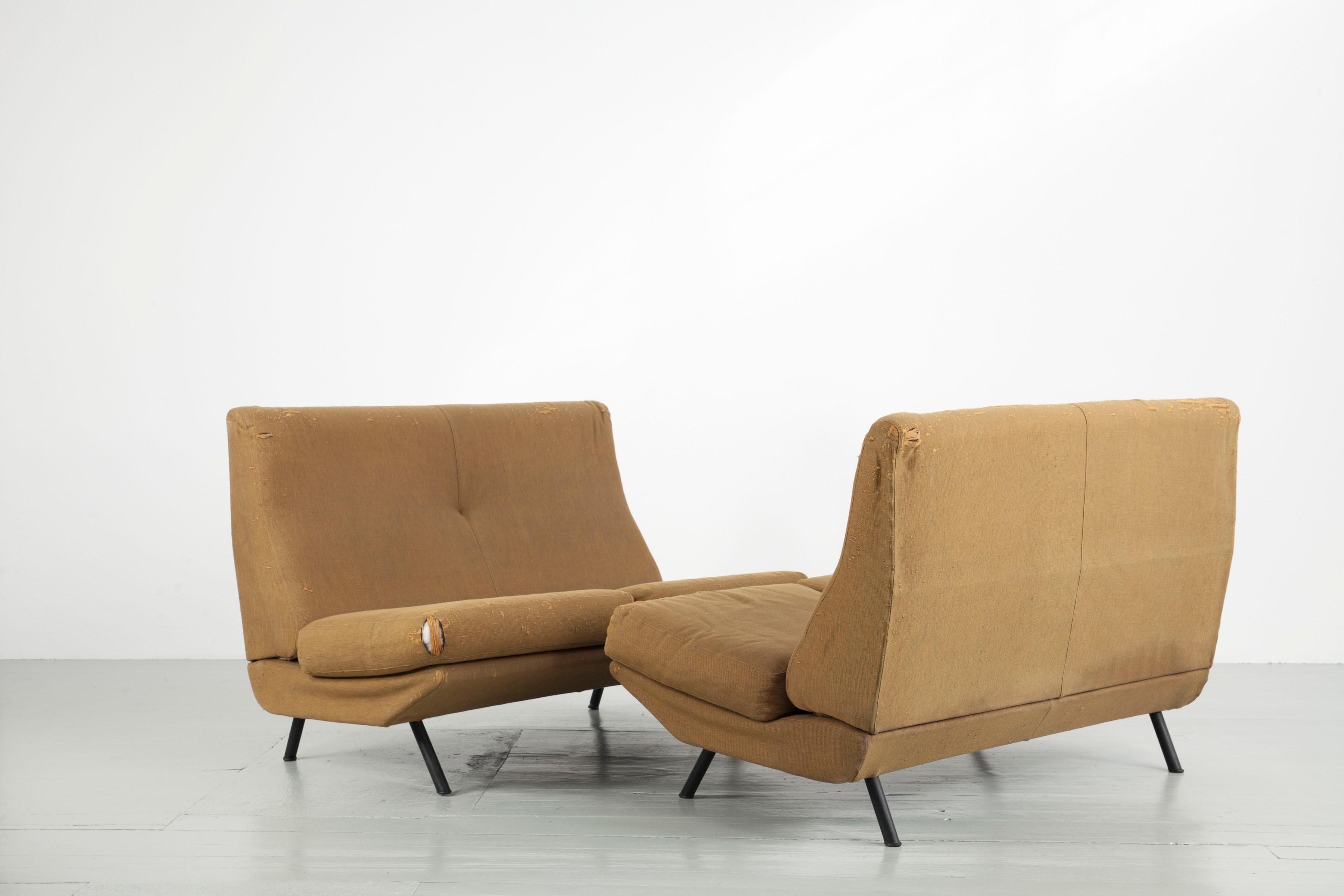 Set of 2 Two - Seater Sofas 