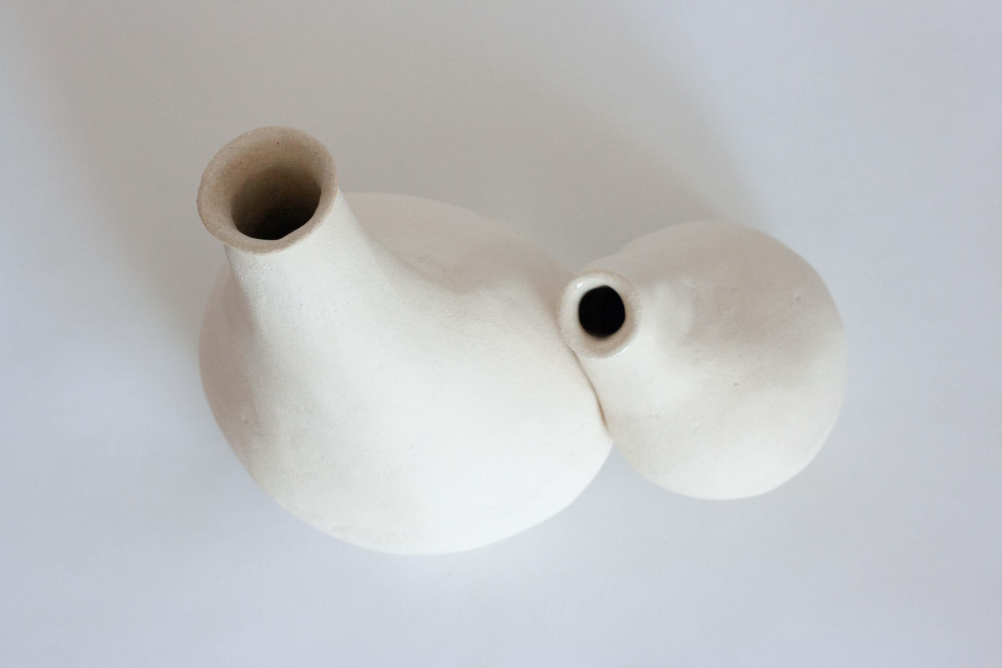 Moderno Set Of 2 Under The Cabinet I & II Decorative Ceramic Vases by Lillian Tørlen in vendita