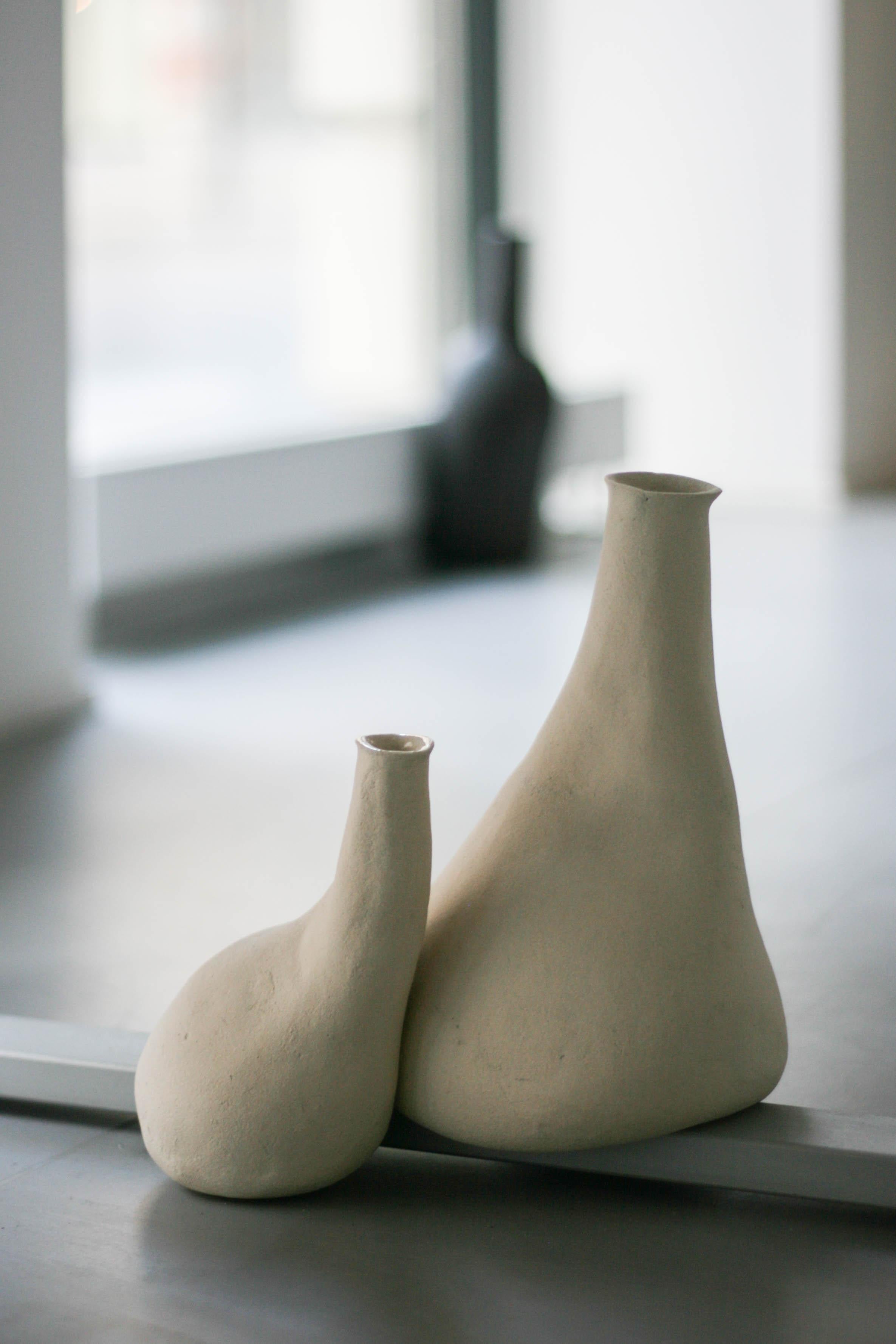 Set Of 2 Under The Cabinet I & II Decorative Ceramic Vases by Lillian Tørlen In condizioni Nuovo in vendita a Geneve, CH