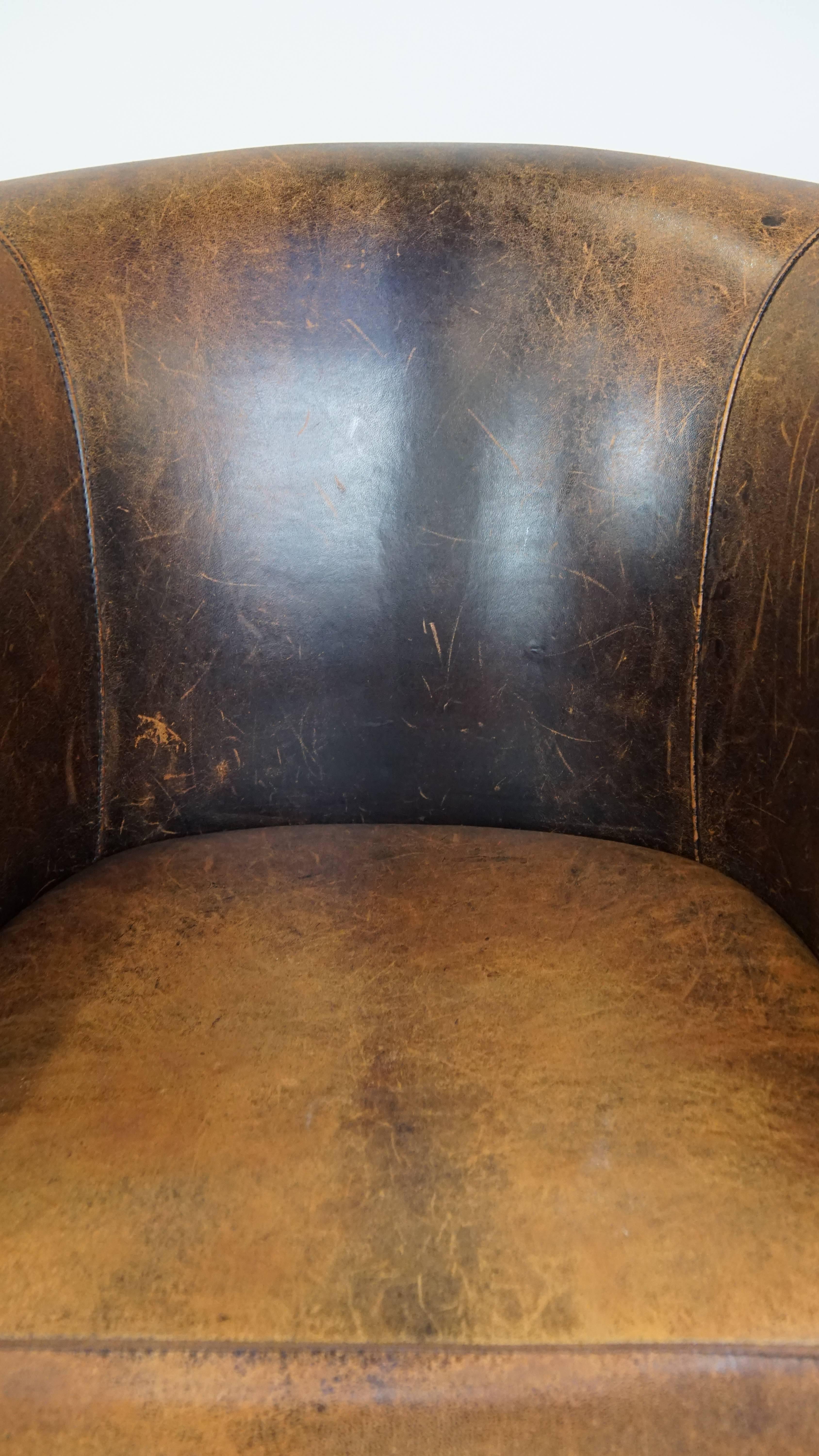 Lot de 2 fauteuils club en cuir de mouton vintage, uniques, robustes et pleins de caractère en vente 6