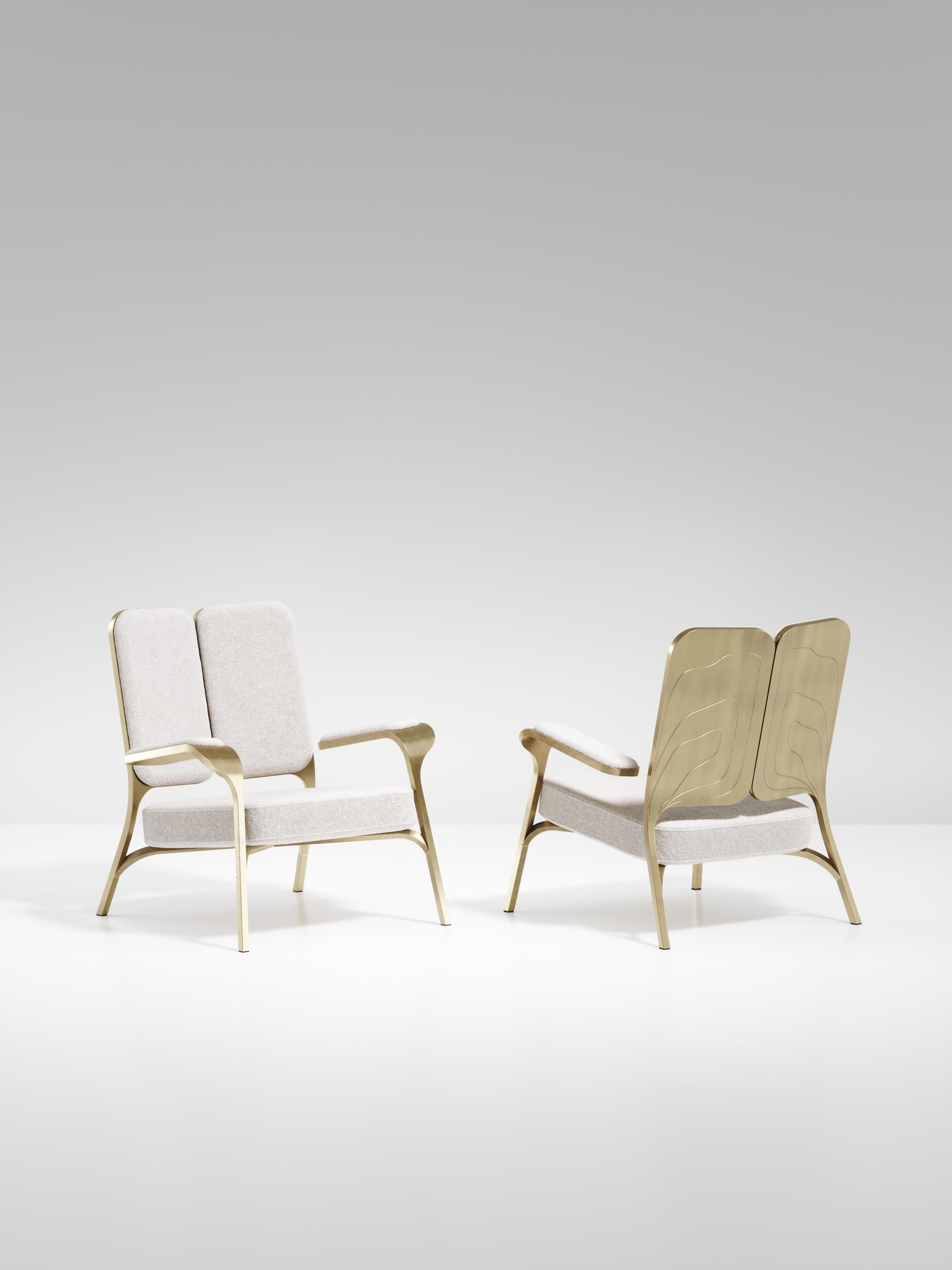 Ensemble de 2 fauteuils tapissés avec détails en laiton Bronze-Patina de R&Y Augousti en vente 9