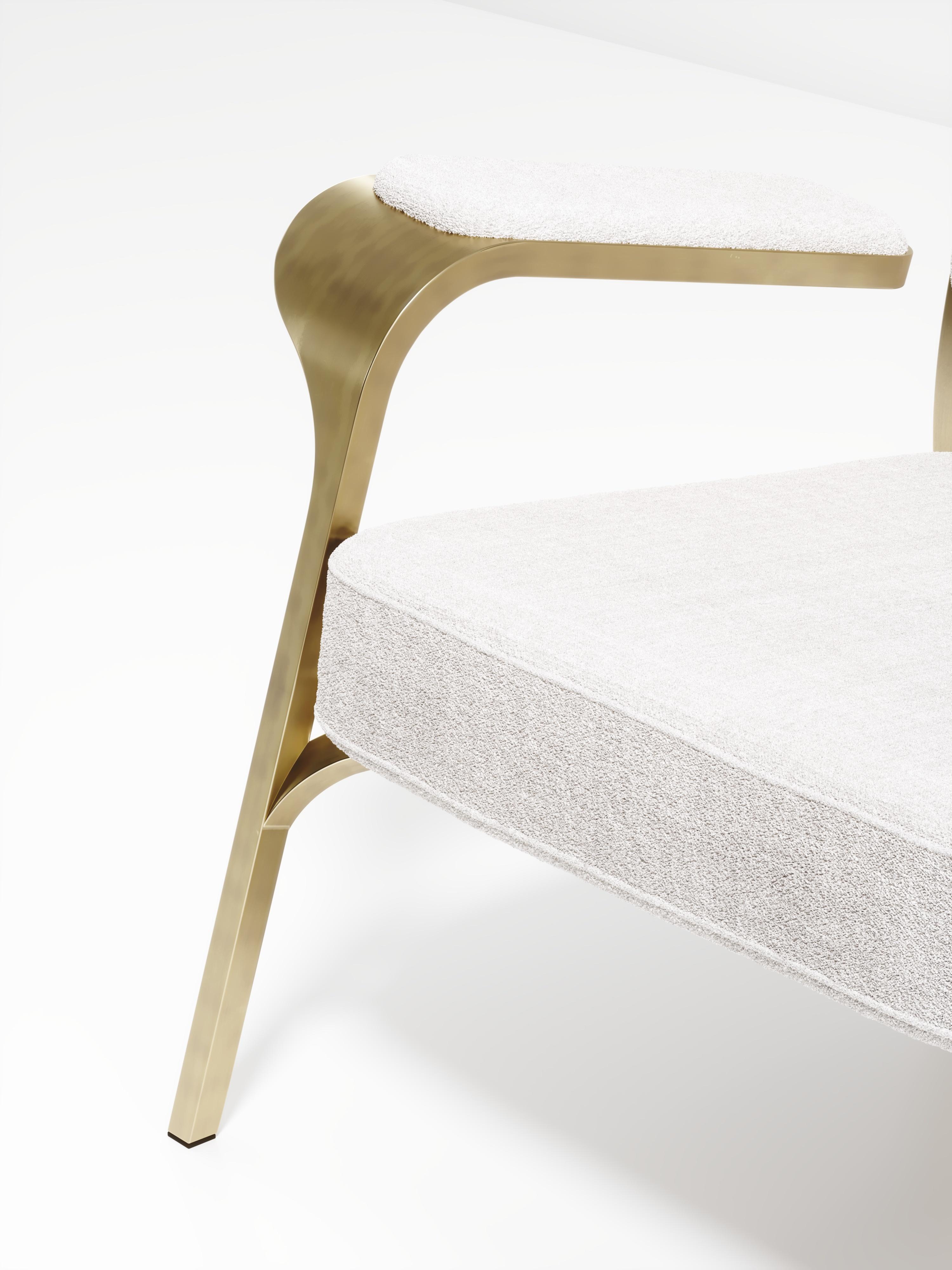 Ensemble de 2 fauteuils tapissés avec détails en laiton Bronze-Patina de R&Y Augousti en vente 10
