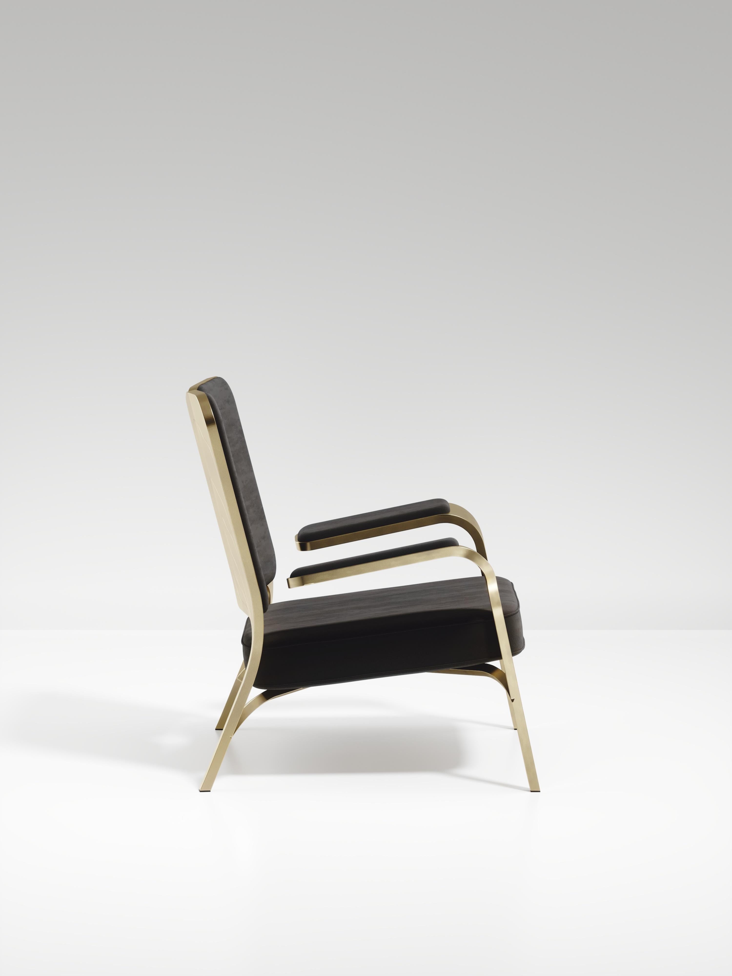 Français Ensemble de 2 fauteuils tapissés avec détails en laiton Bronze-Patina de R&Y Augousti en vente