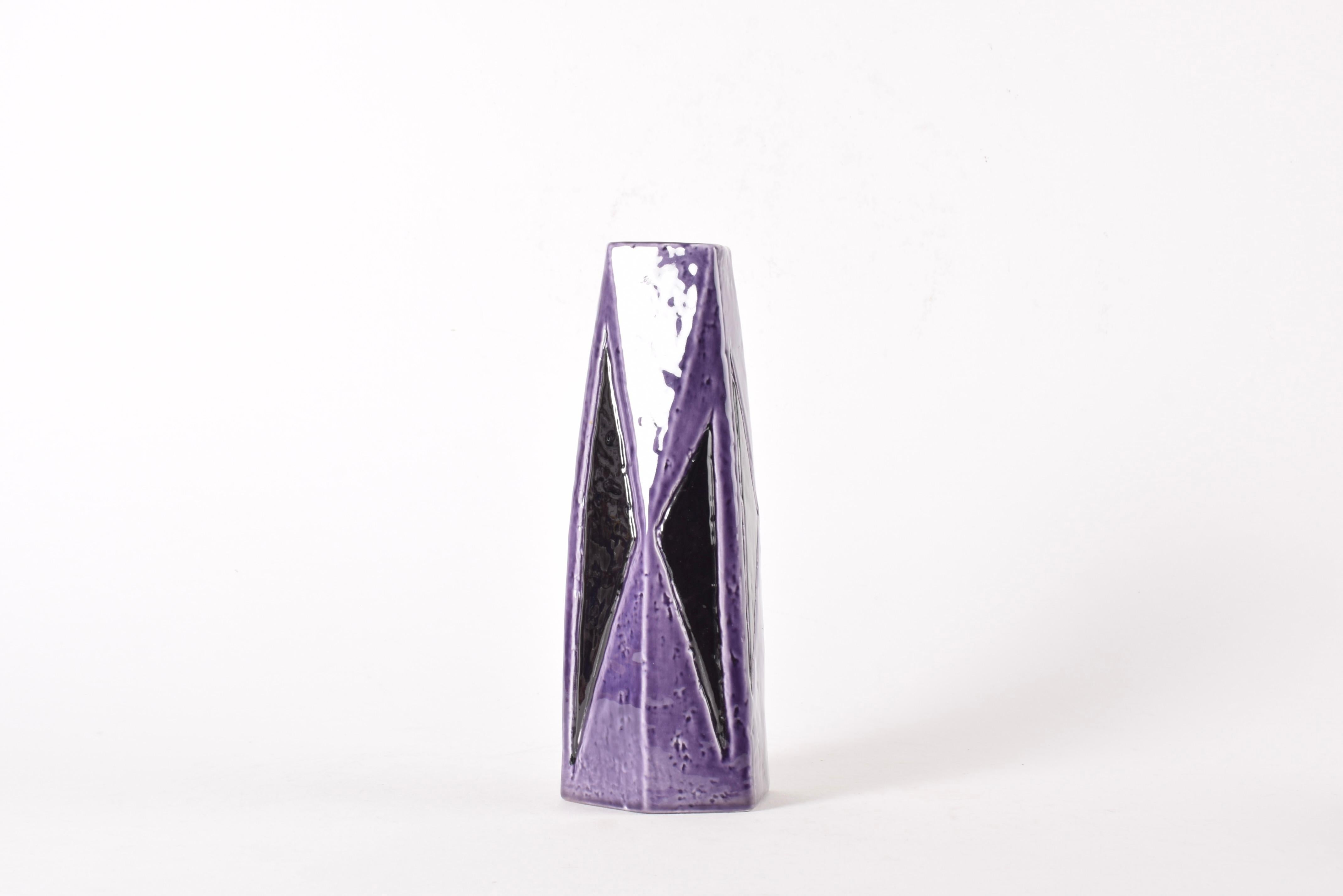 Ceramica Set di 2 vasi V.Bjerke Petersen Rörstrand Fasett 7 e 8 viola e nero, Svezia in vendita