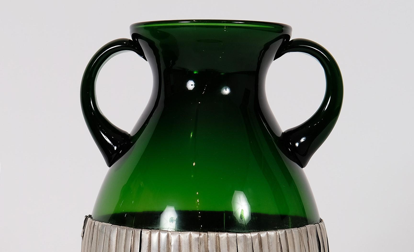 Italian Set of 2 Vavassori Amphoras made in Green Crystal and Sterling Silver For Sale