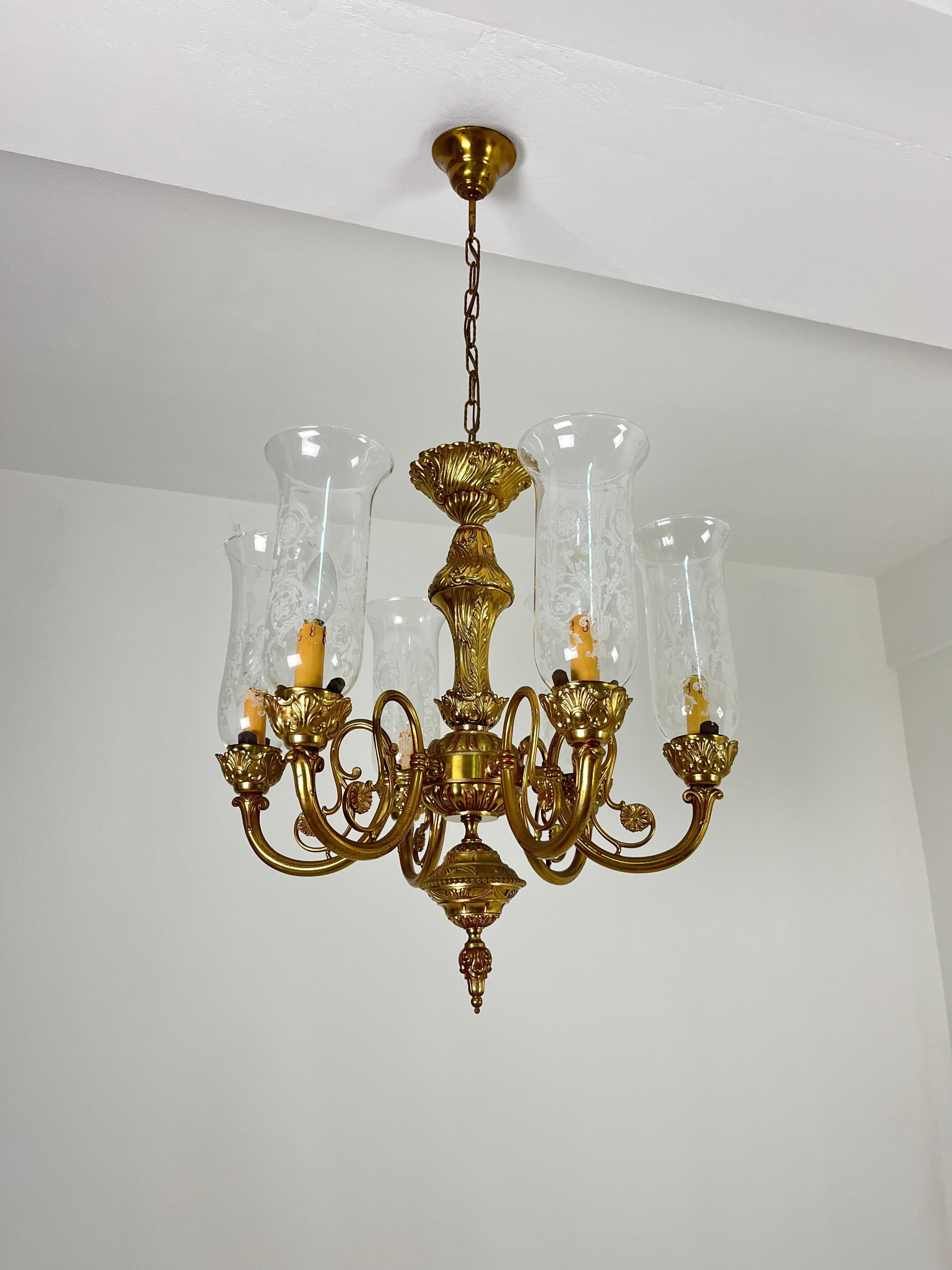 Set di 2 lampadari veneziani a 6 luci in ottone e vetro di Murano 1960s in vendita 4