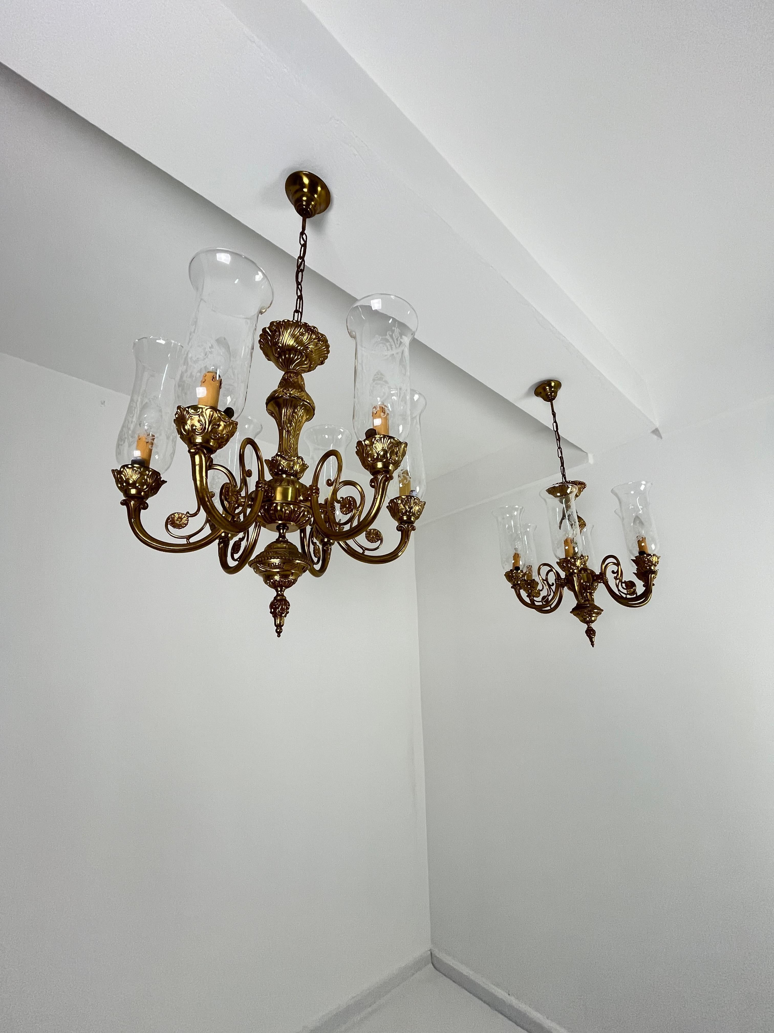 Set di 2 lampadari veneziani a 6 luci in ottone e vetro di Murano 1960s in vendita 2