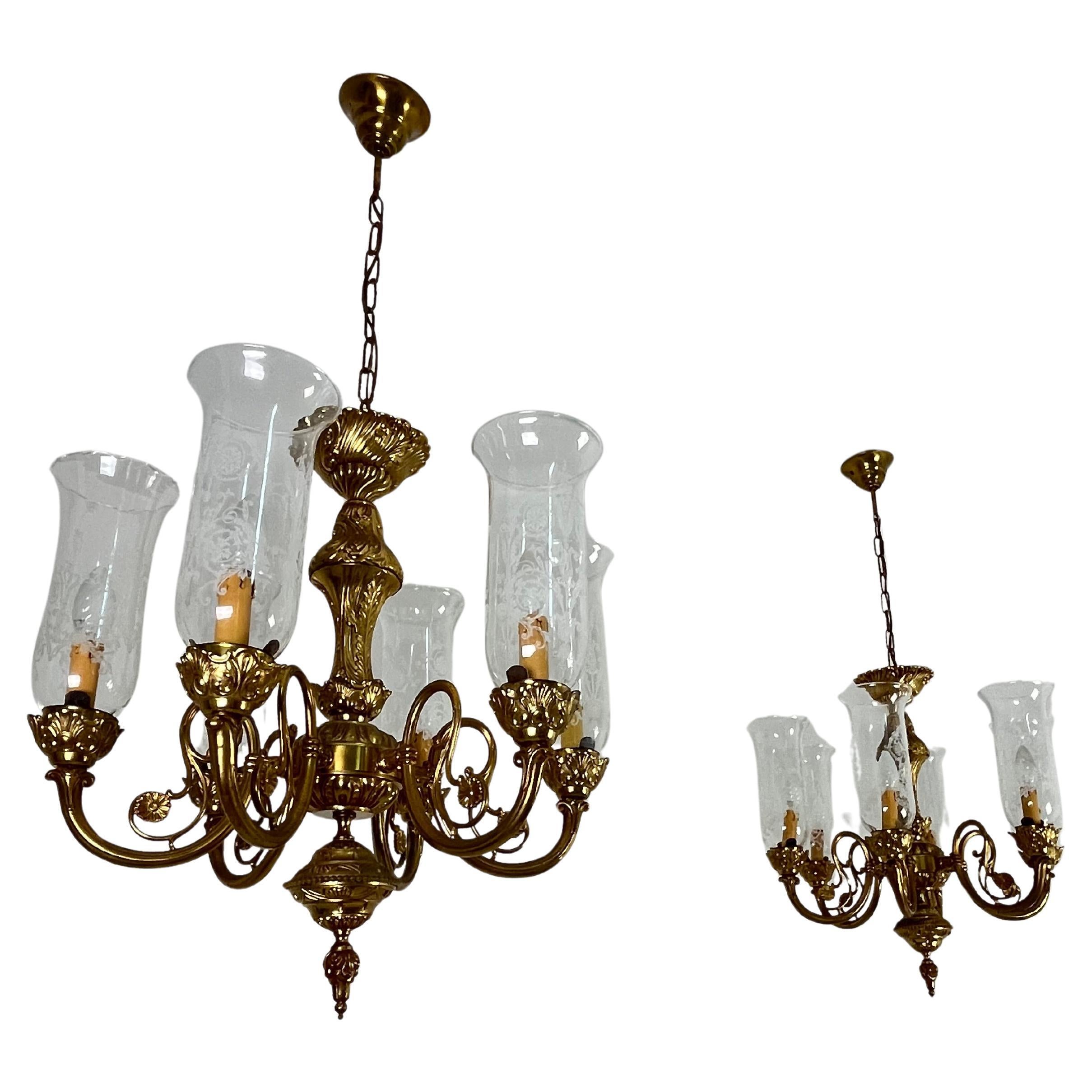 Satz von 2 venezianischen Kronleuchtern mit 6 Lichtern aus Messing und Murano-Glas 1960er Jahre