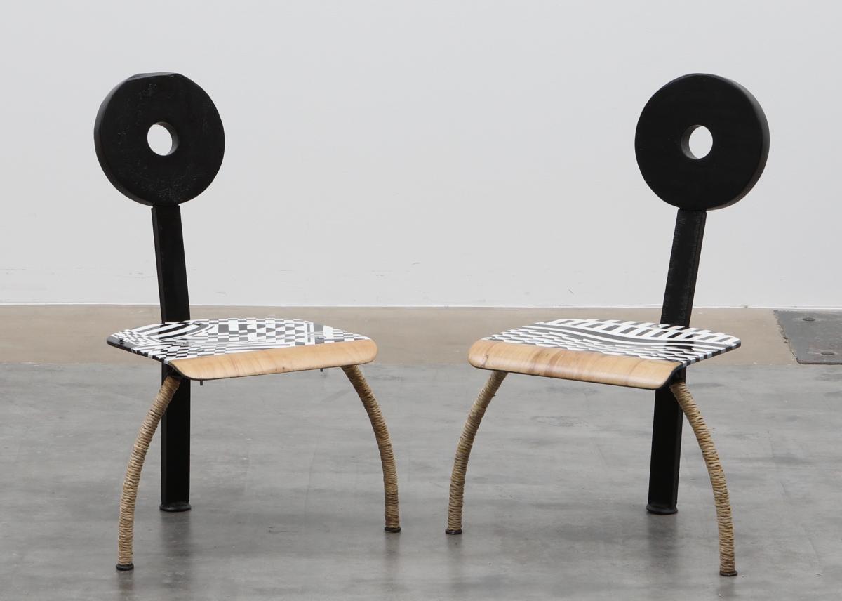 Set di 2 sedie Venezia di Markus Friedrich Staab
Unico nel suo genere
Dimensioni: D 48 x L 46 x H 100 cm.
Materiali: Wood, lacca, vernice.

Sedie africane contemporazzate, rimodellate, con sedute modificate, dipinte e laccate.

Markus Friedrich