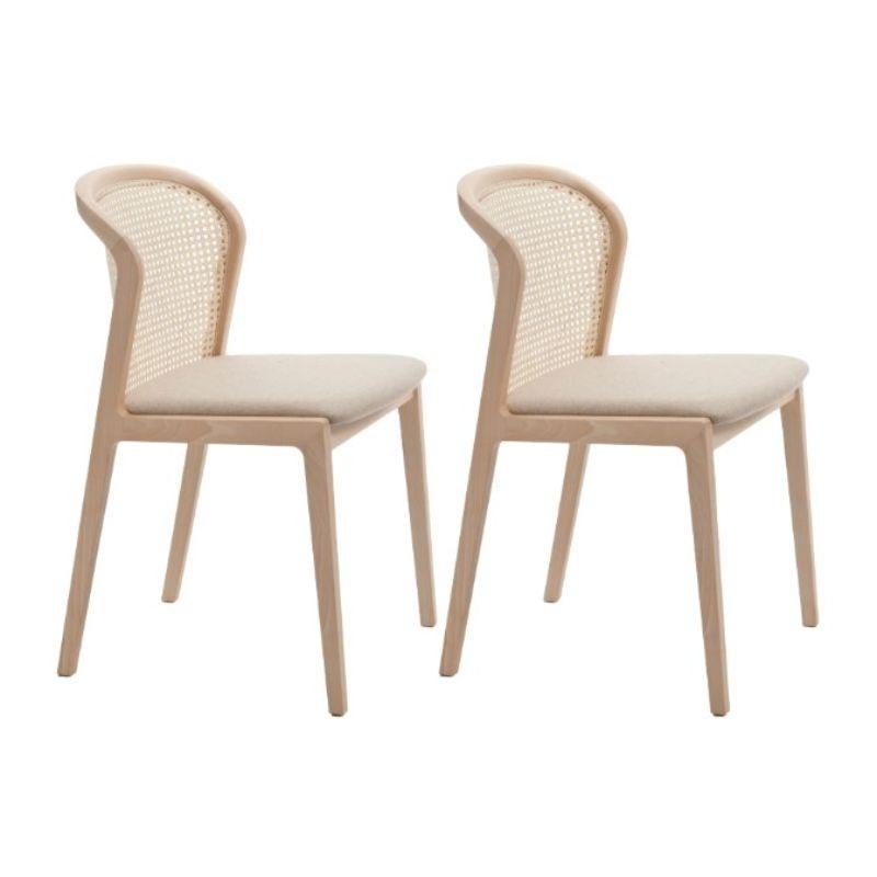 Set of 2, Vienna chair, natural beech wood, nord wool beige by Colé Italia with Emmanuel Gallina
Dimensions: H 78, W 48, D 50 cm
Materials: natural beech wood chair with straw back and upholstered seat

Also available: Vienna Canaletto, Vienna