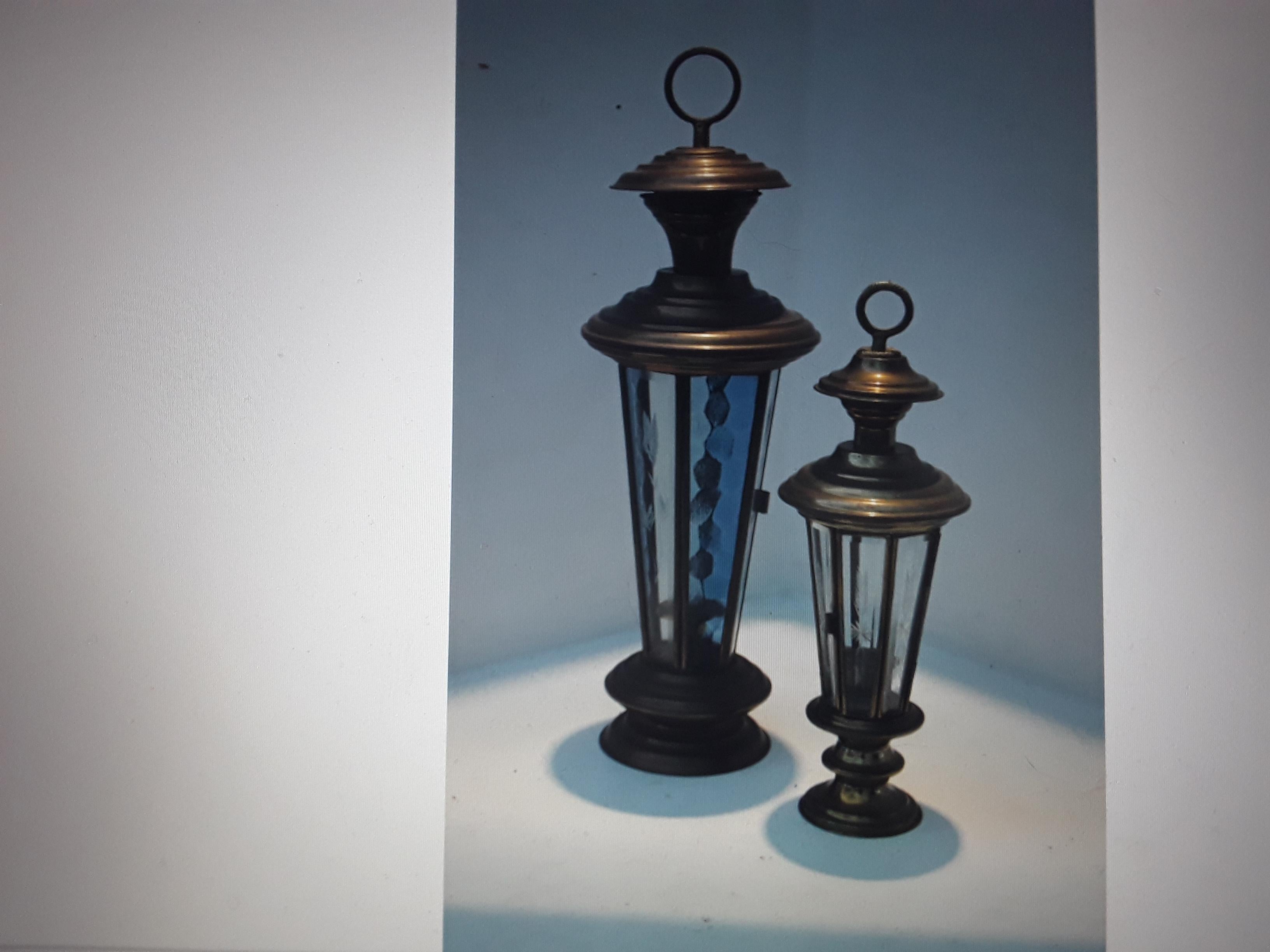 Satz von 2 1960's Vintage Laternen mit Kerzenlicht. Dekorativ und nützlich.