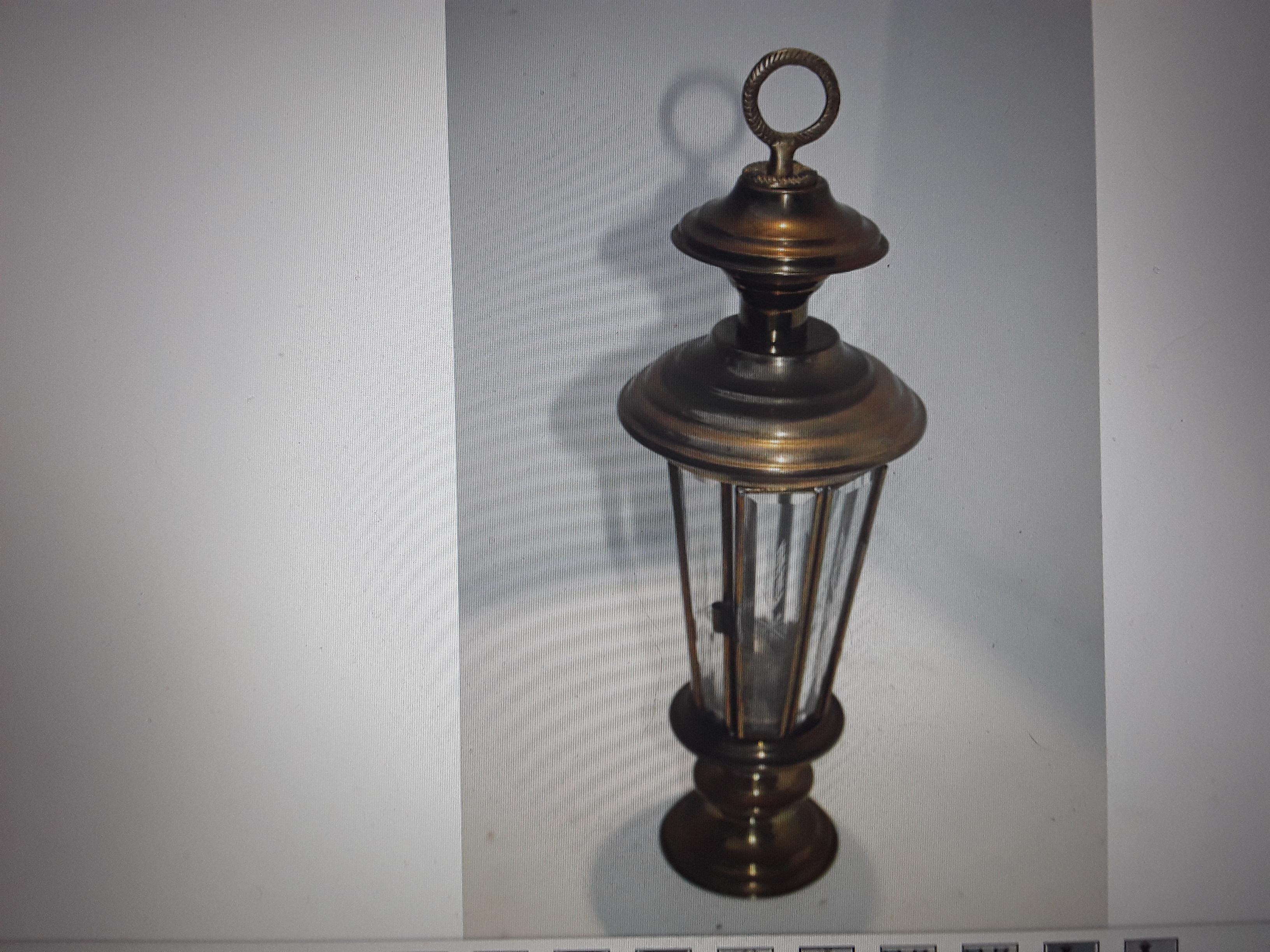 Set of 2 Vintage 1960's Candle Lit Lanterns In Good Condition For Sale In Opa Locka, FL